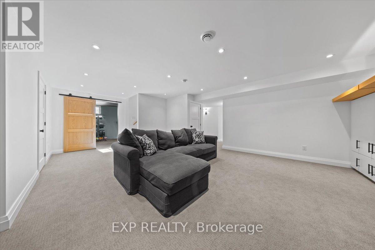 1346 Fox Valley Road