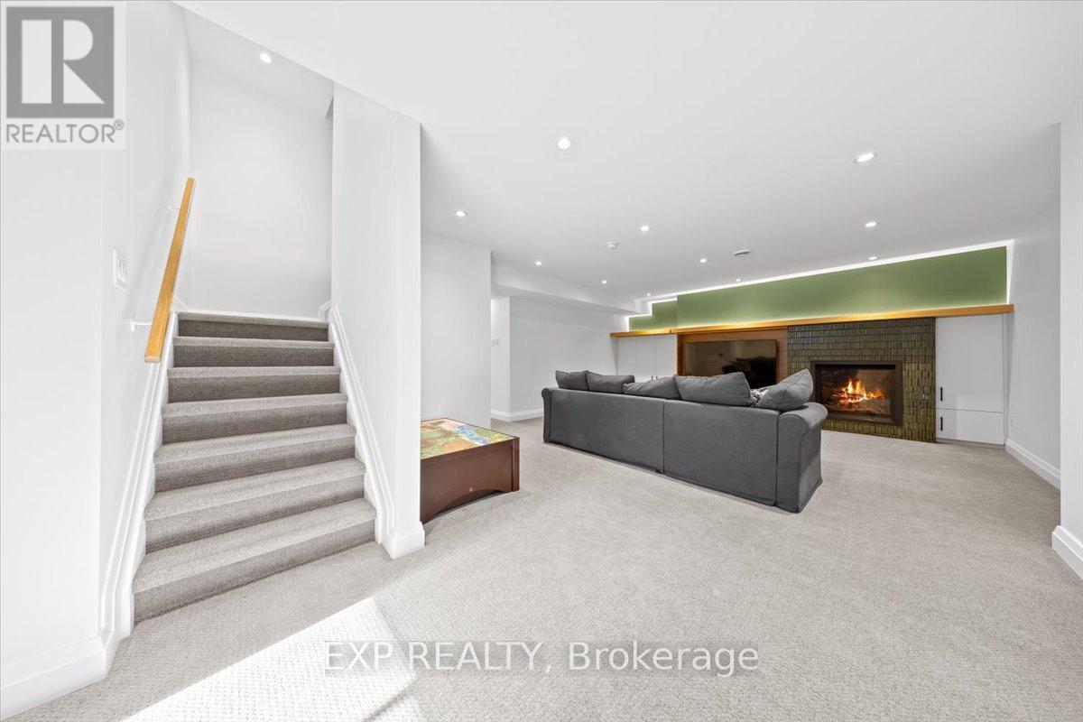 1346 Fox Valley Road