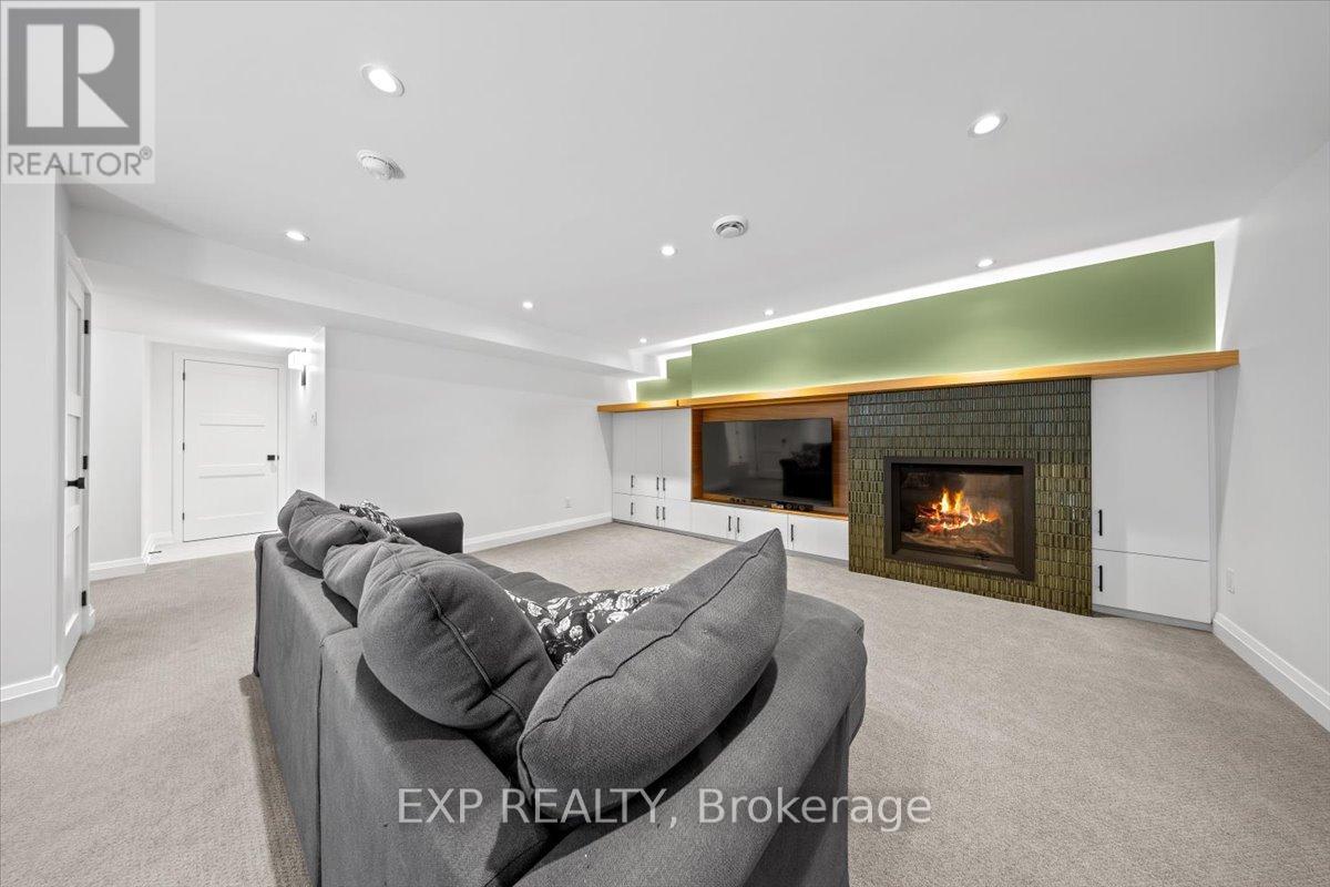 1346 Fox Valley Road