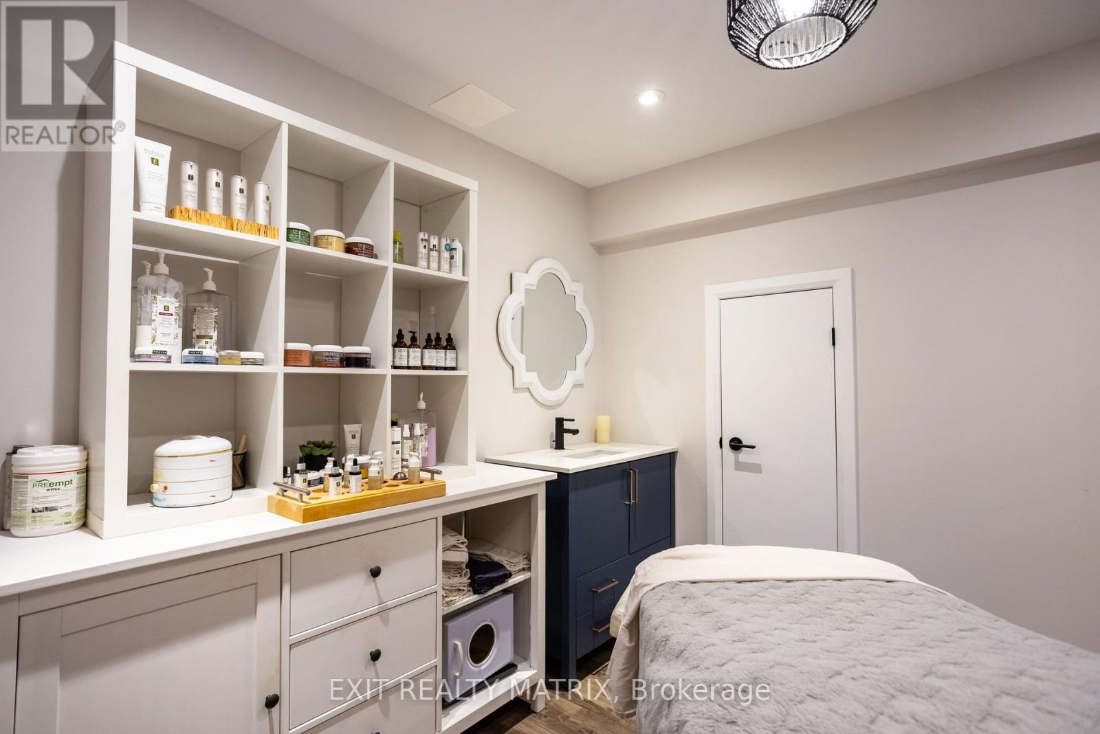 521 Marseille Street