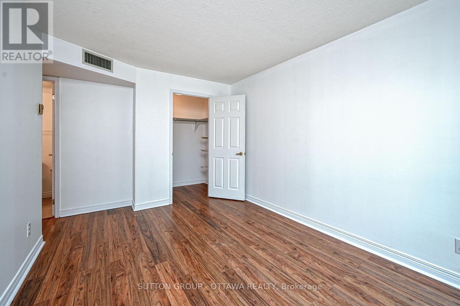 202 - 550 Cambridge Street S