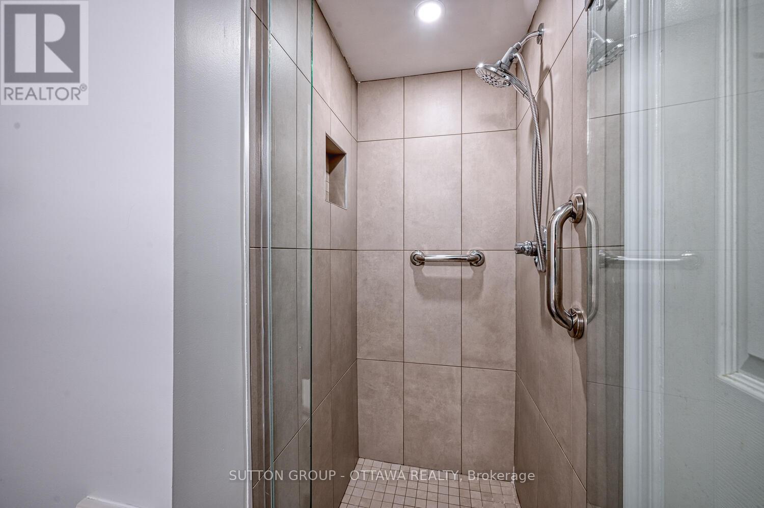 202 - 550 Cambridge Street S