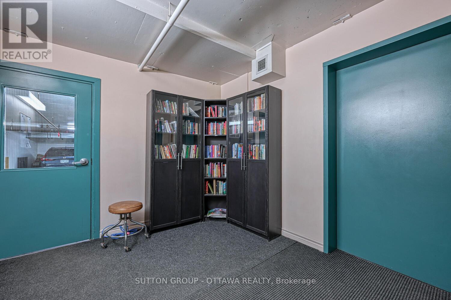 202 - 550 Cambridge Street S