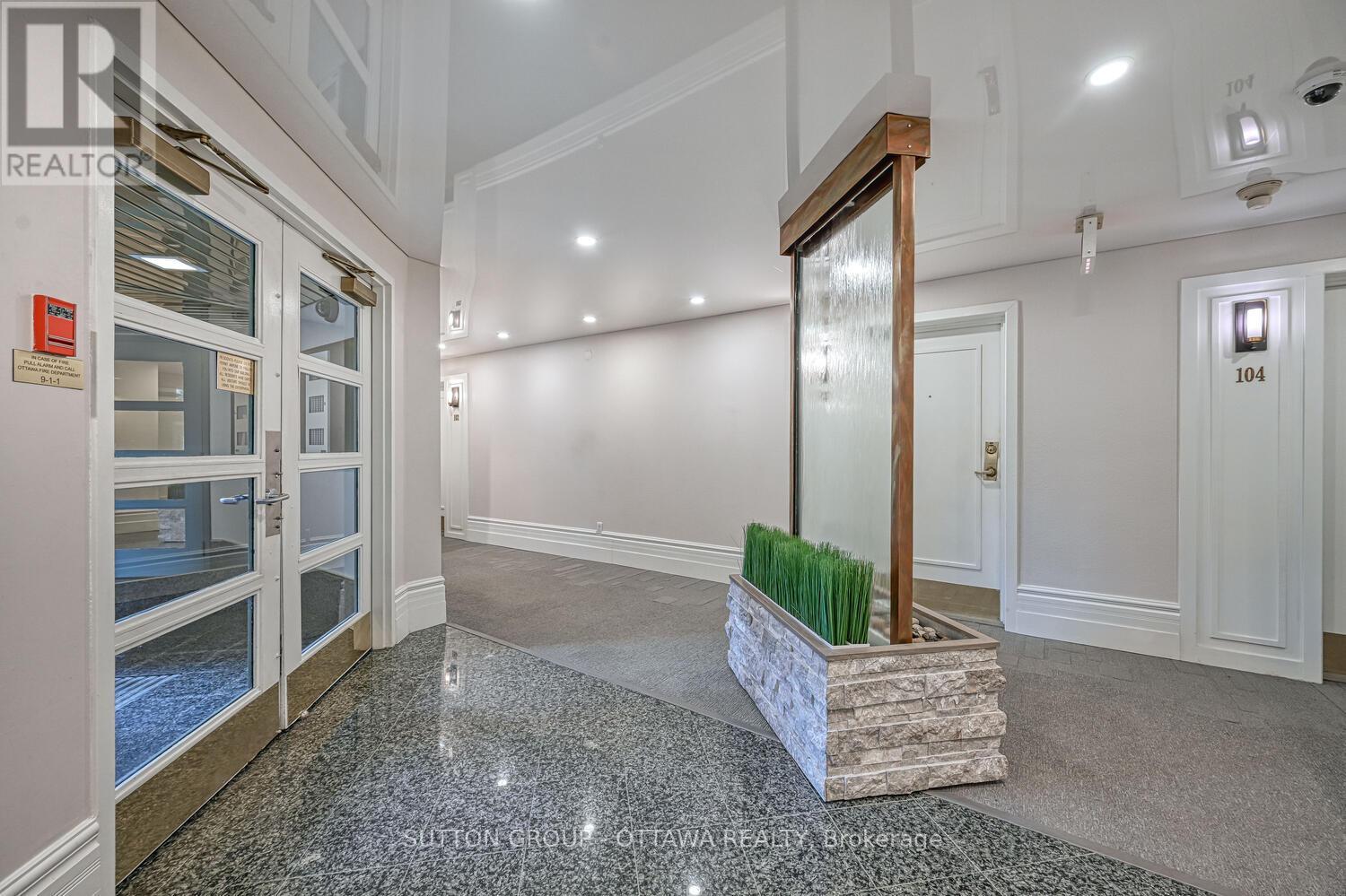 202 - 550 Cambridge Street S