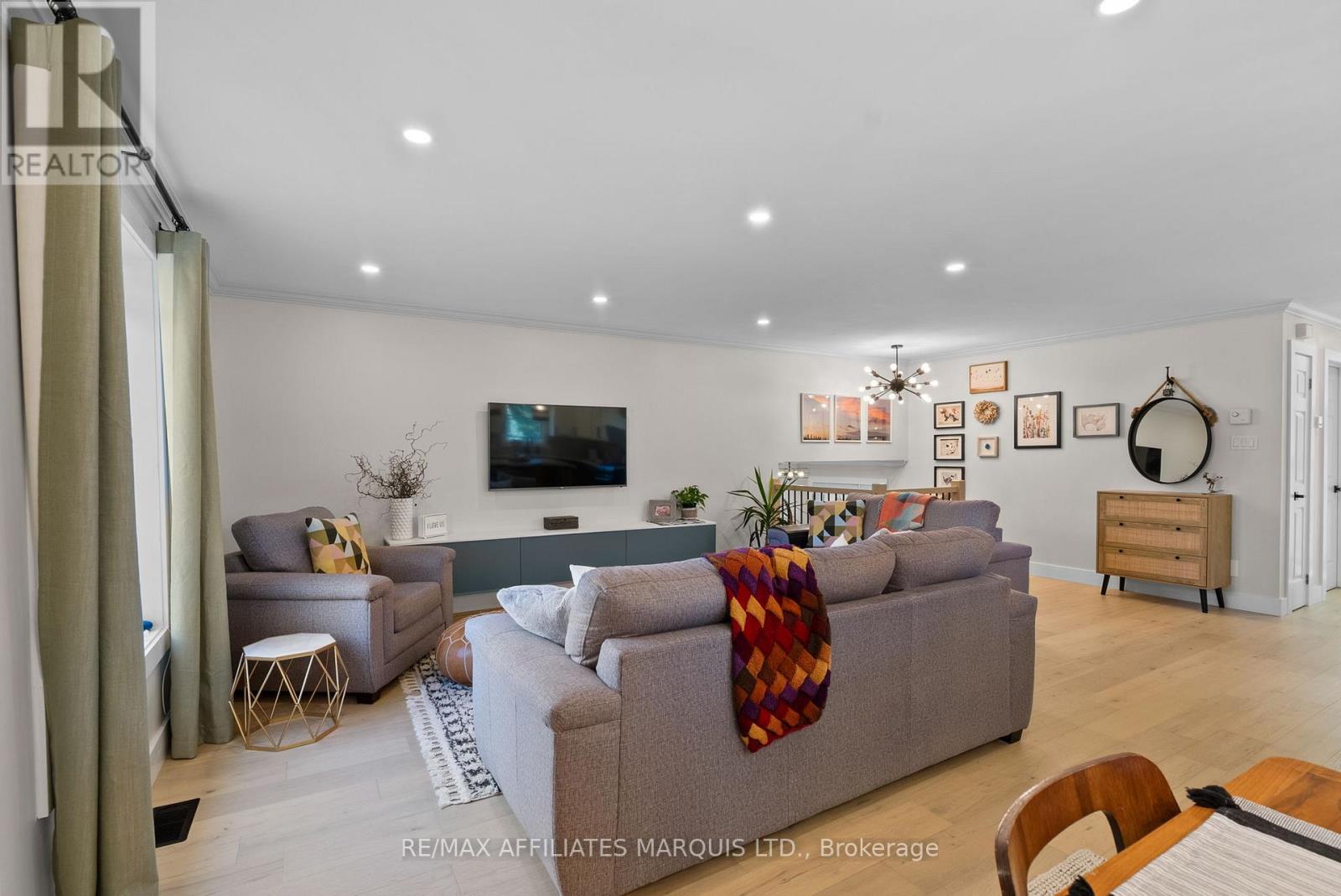 6525 Clifford Avenue