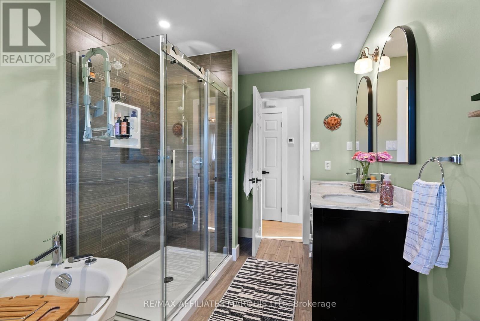 6525 Clifford Avenue