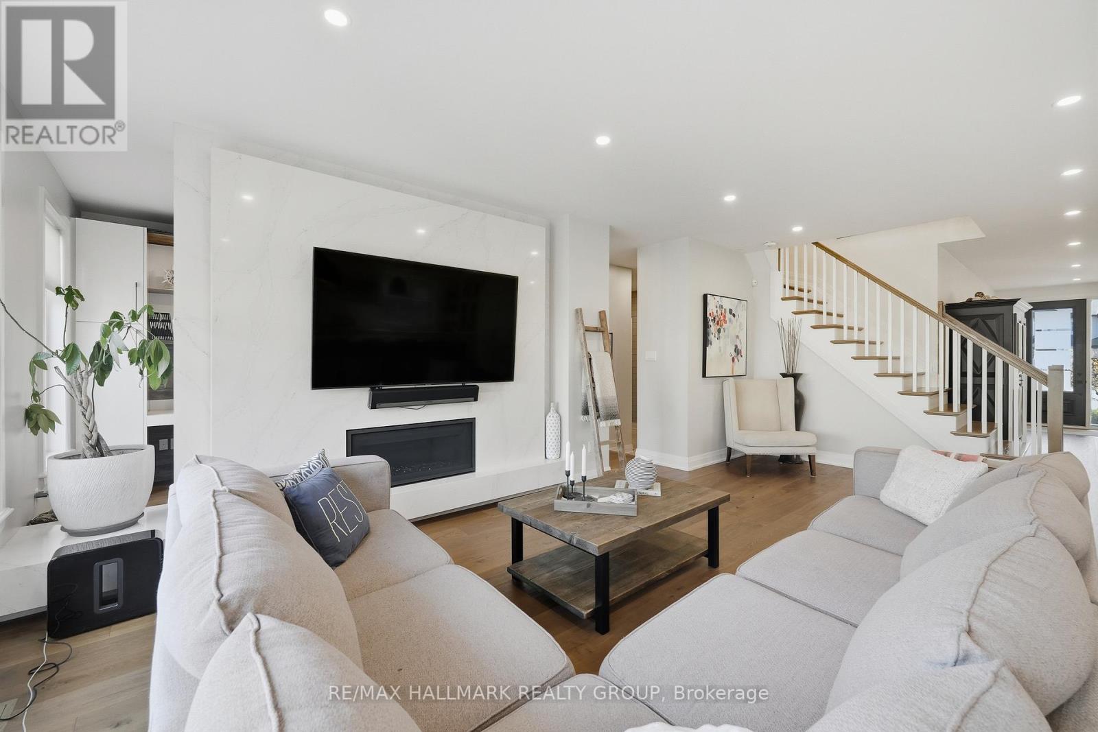 120 Des Tournesols Court