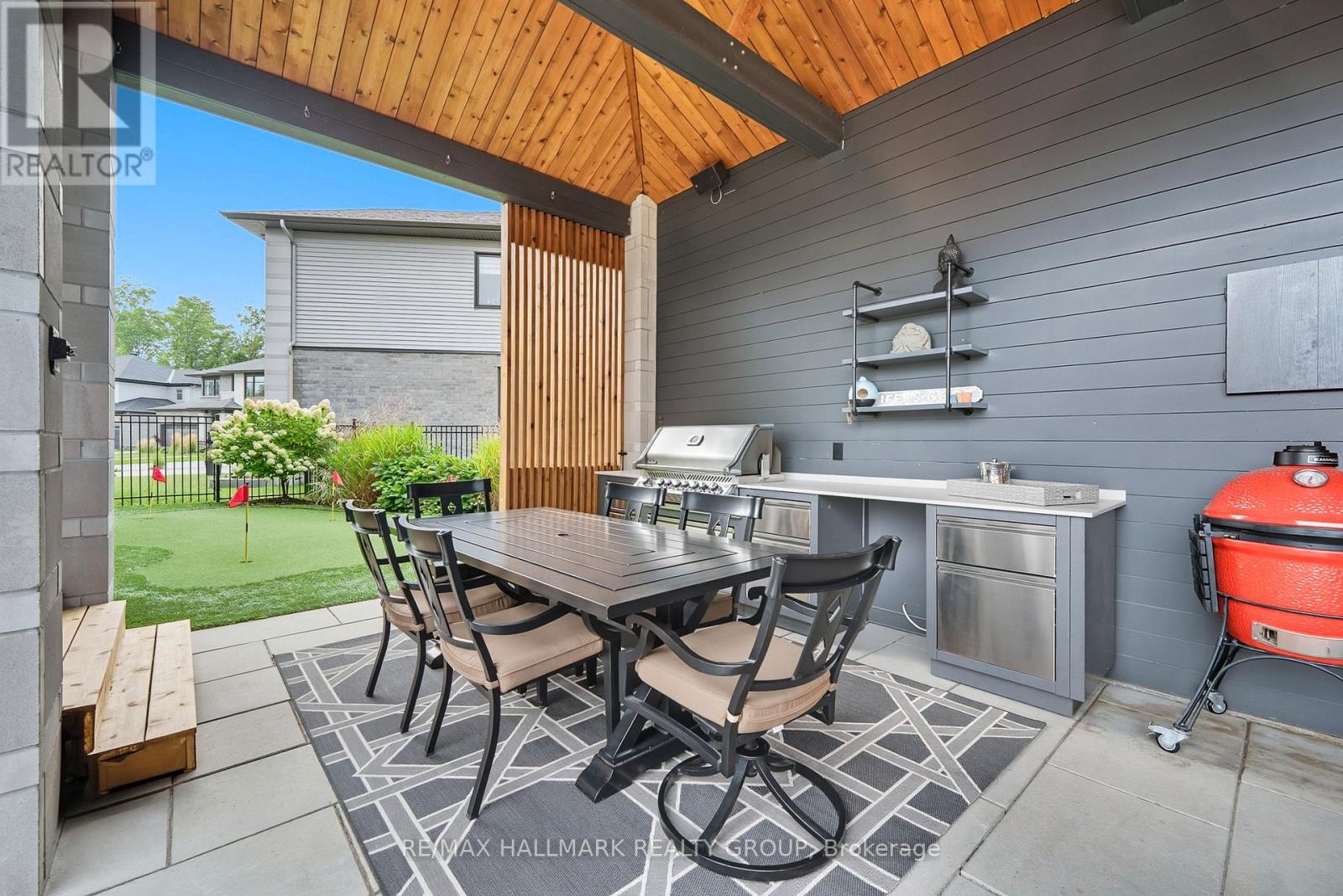 120 Des Tournesols Court