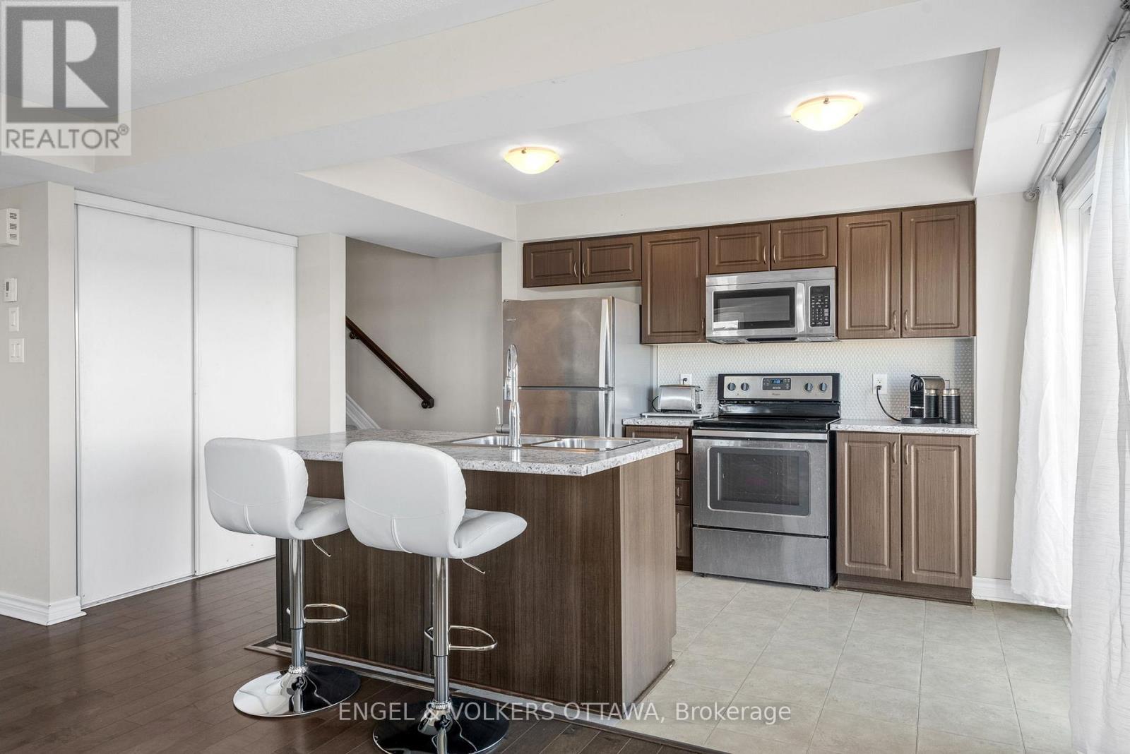 B - 743 Magnolia Street