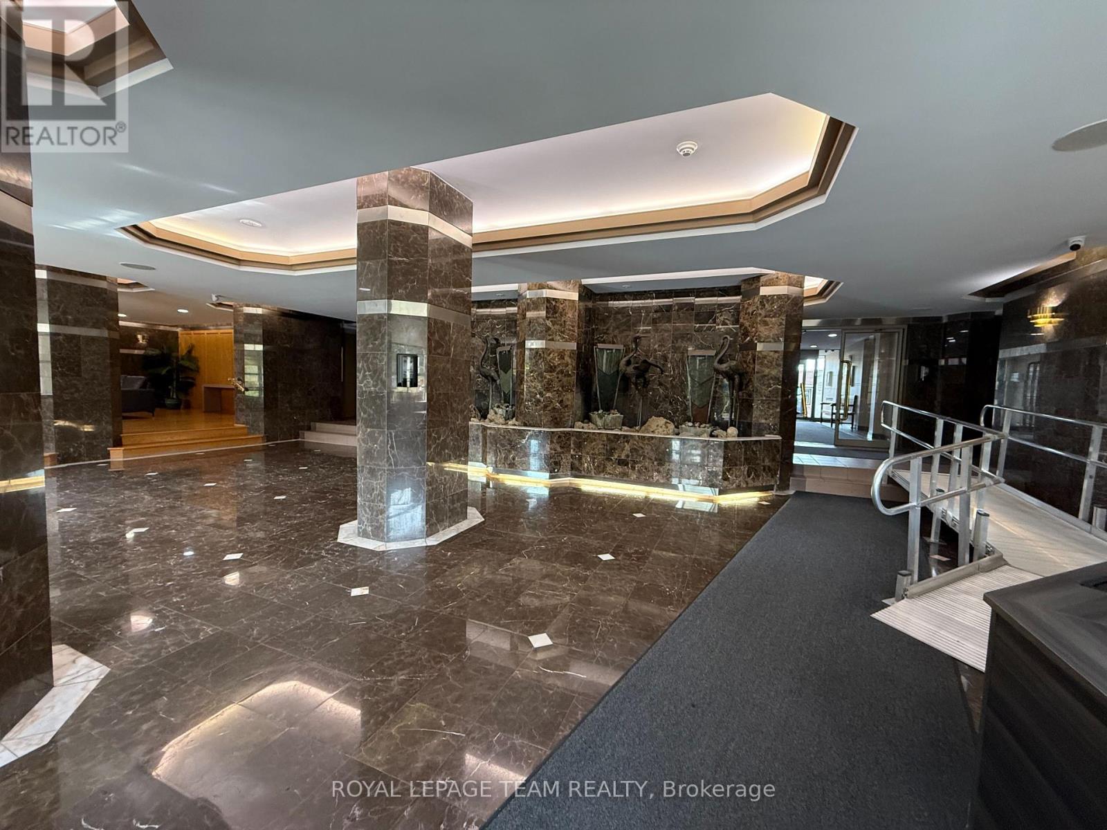 102 - 2760 Carousel Crescent