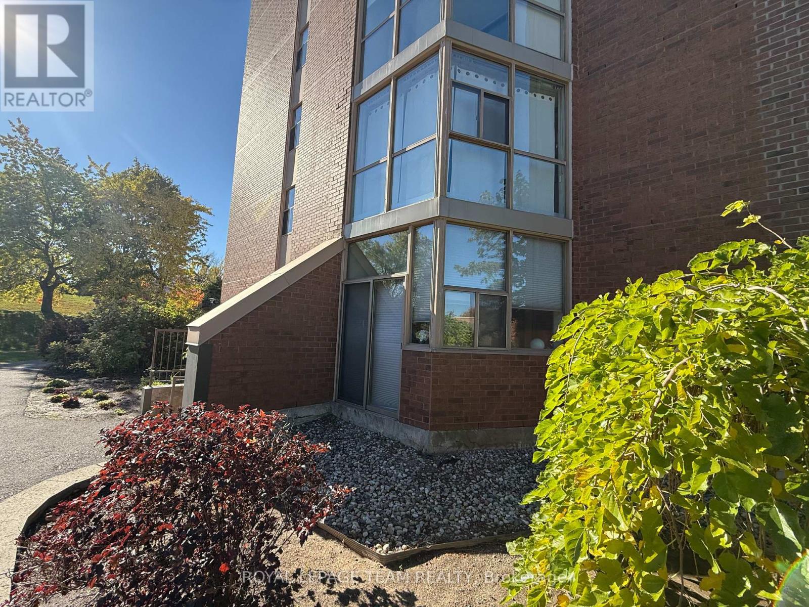 102 - 2760 Carousel Crescent