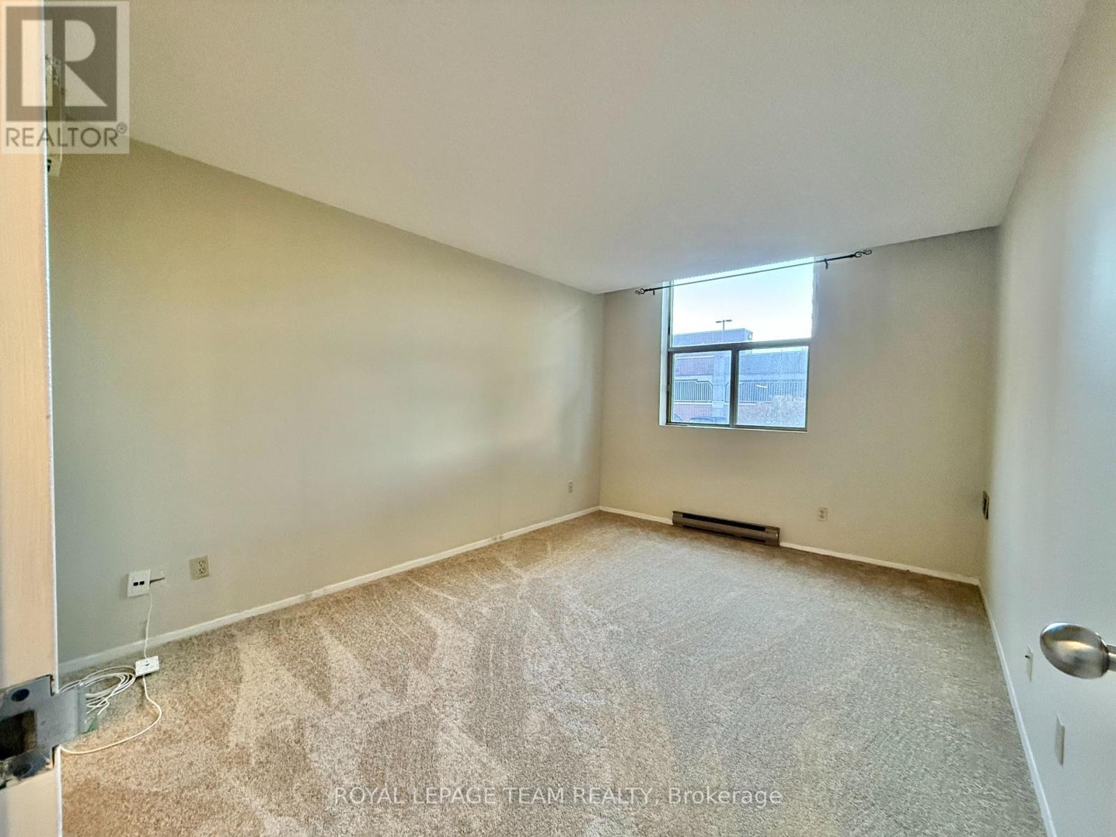 102 - 2760 Carousel Crescent