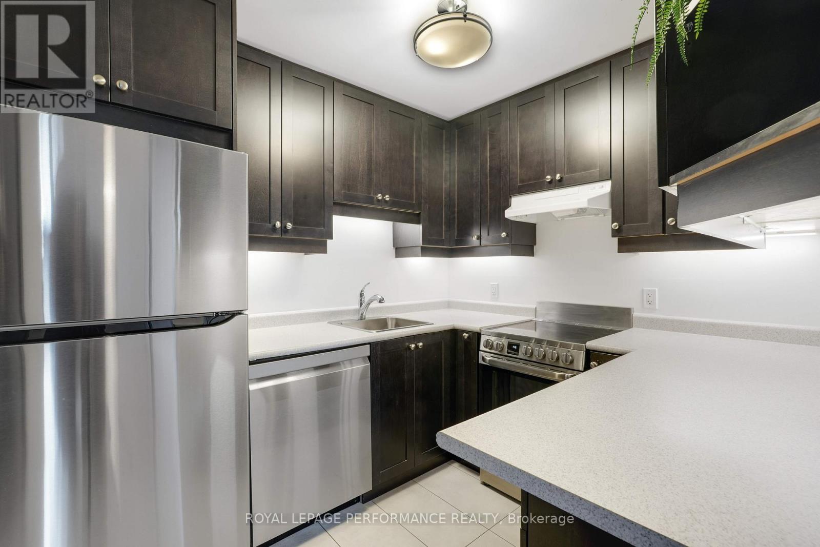 308 - 475 Laurier Avenue W