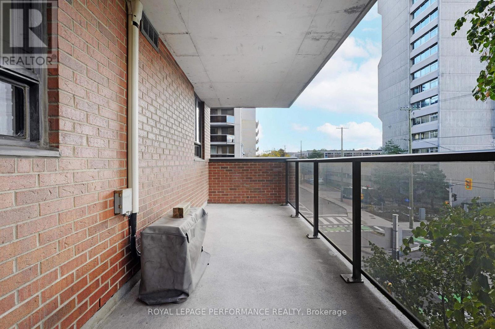 308 - 475 Laurier Avenue W