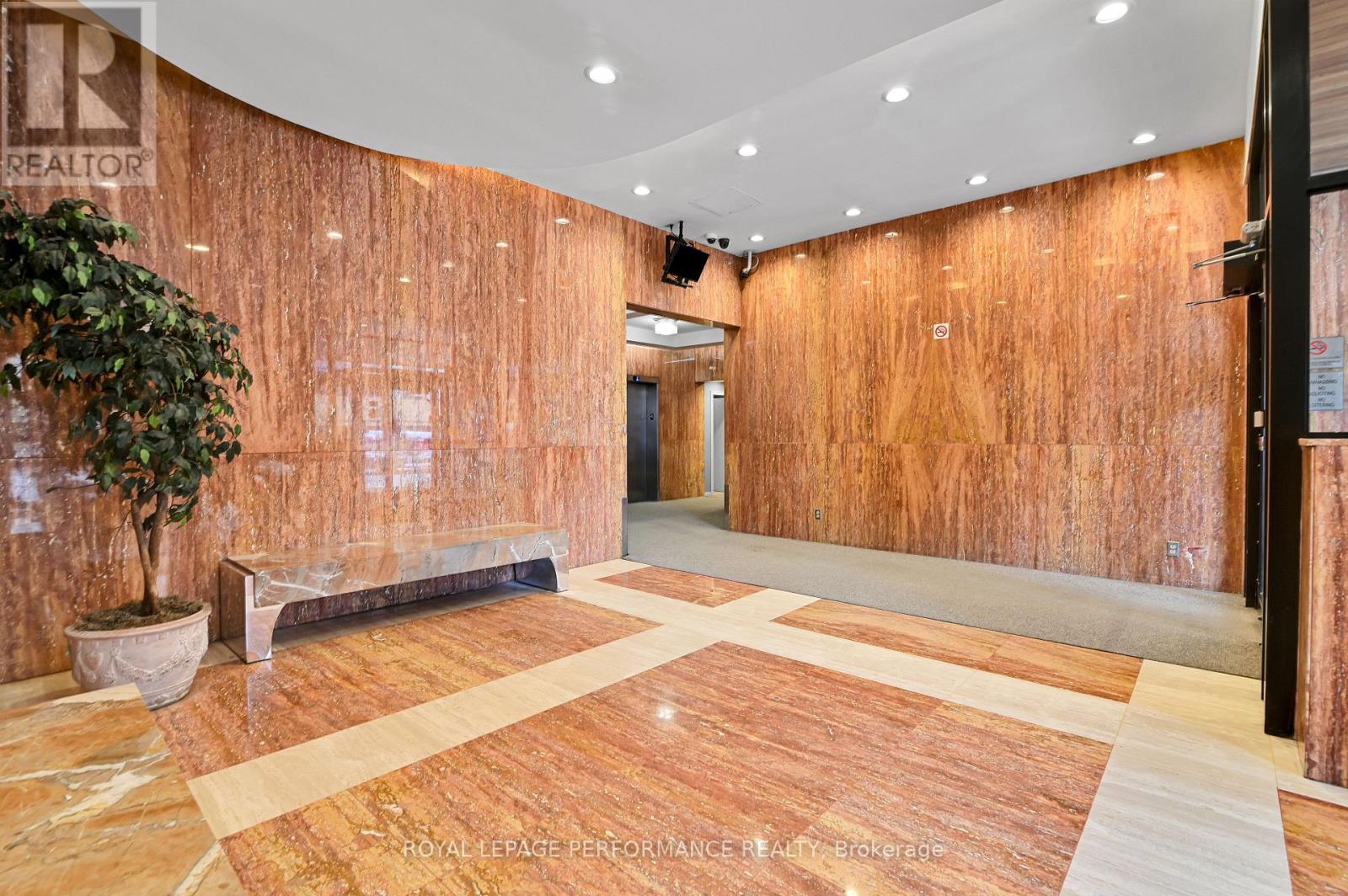 308 - 475 Laurier Avenue W