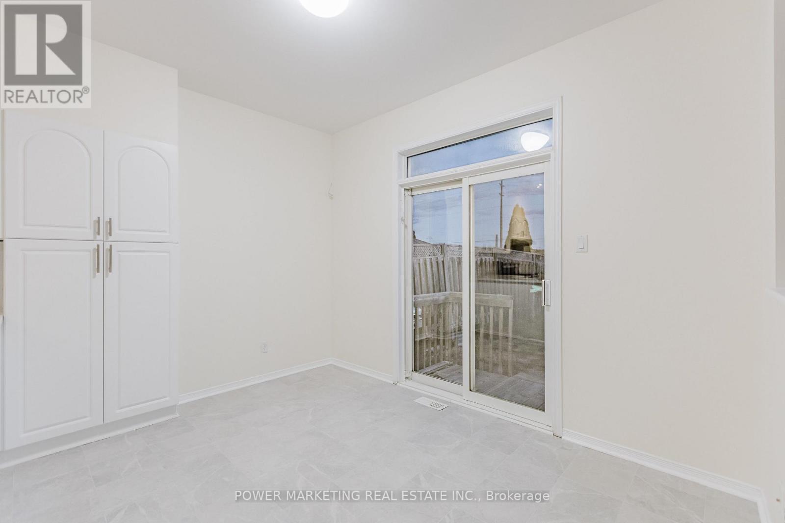 318 Rustic Hills Crescent