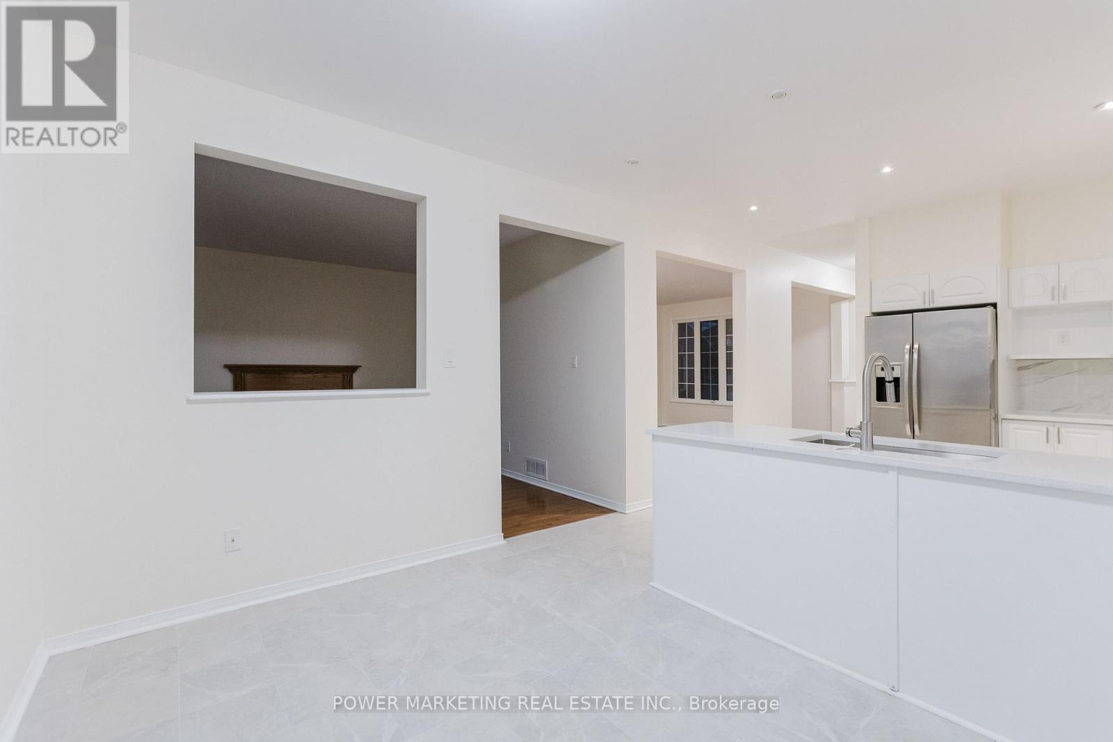 318 Rustic Hills Crescent