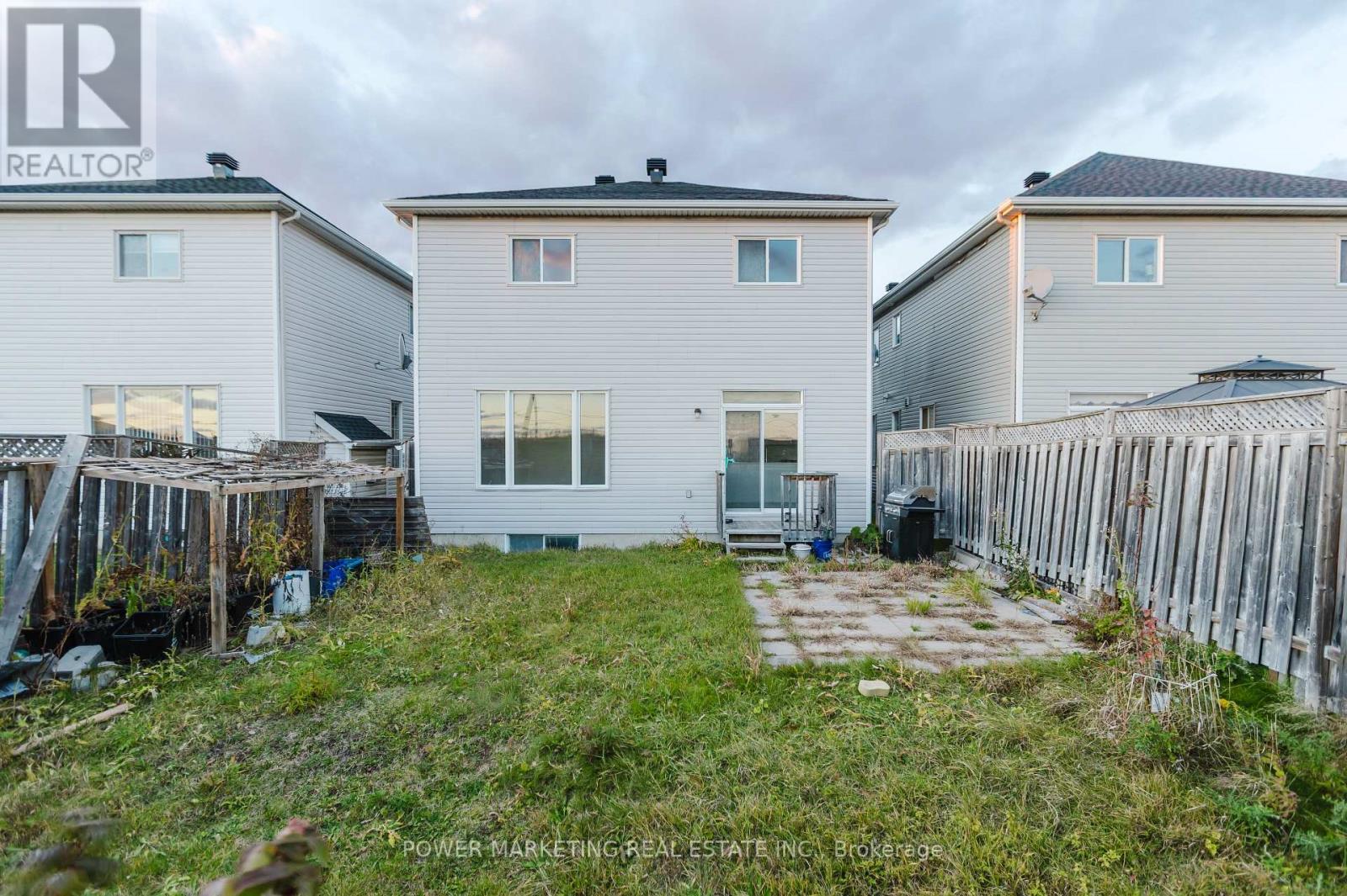 318 Rustic Hills Crescent