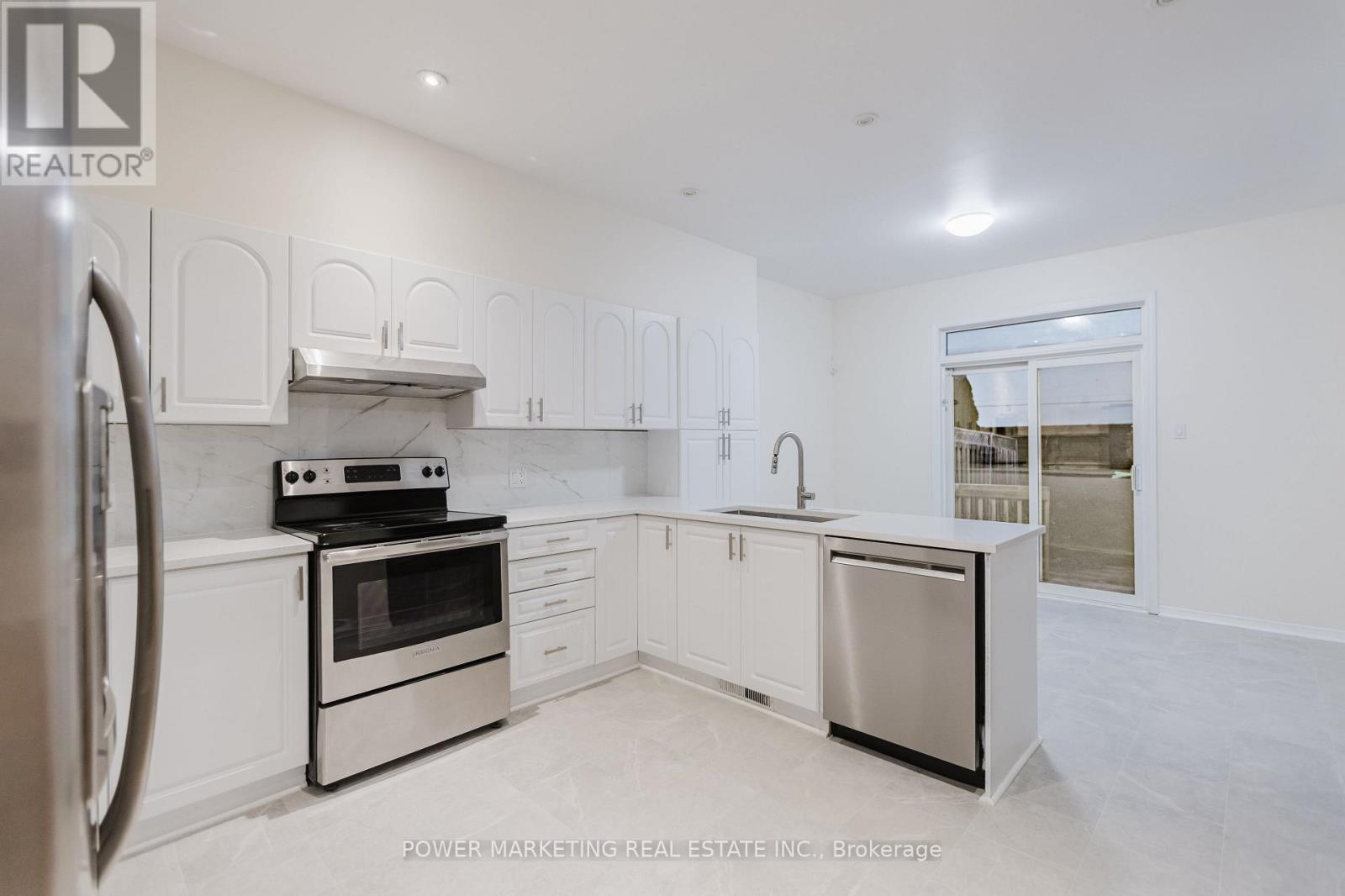 318 Rustic Hills Crescent