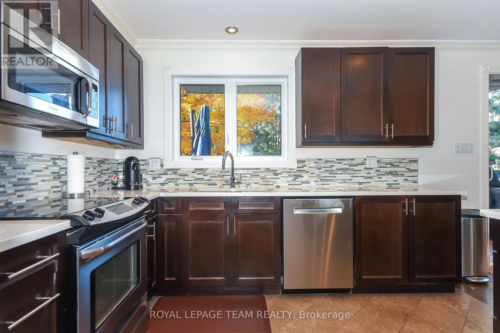 902 Broadview Avenue