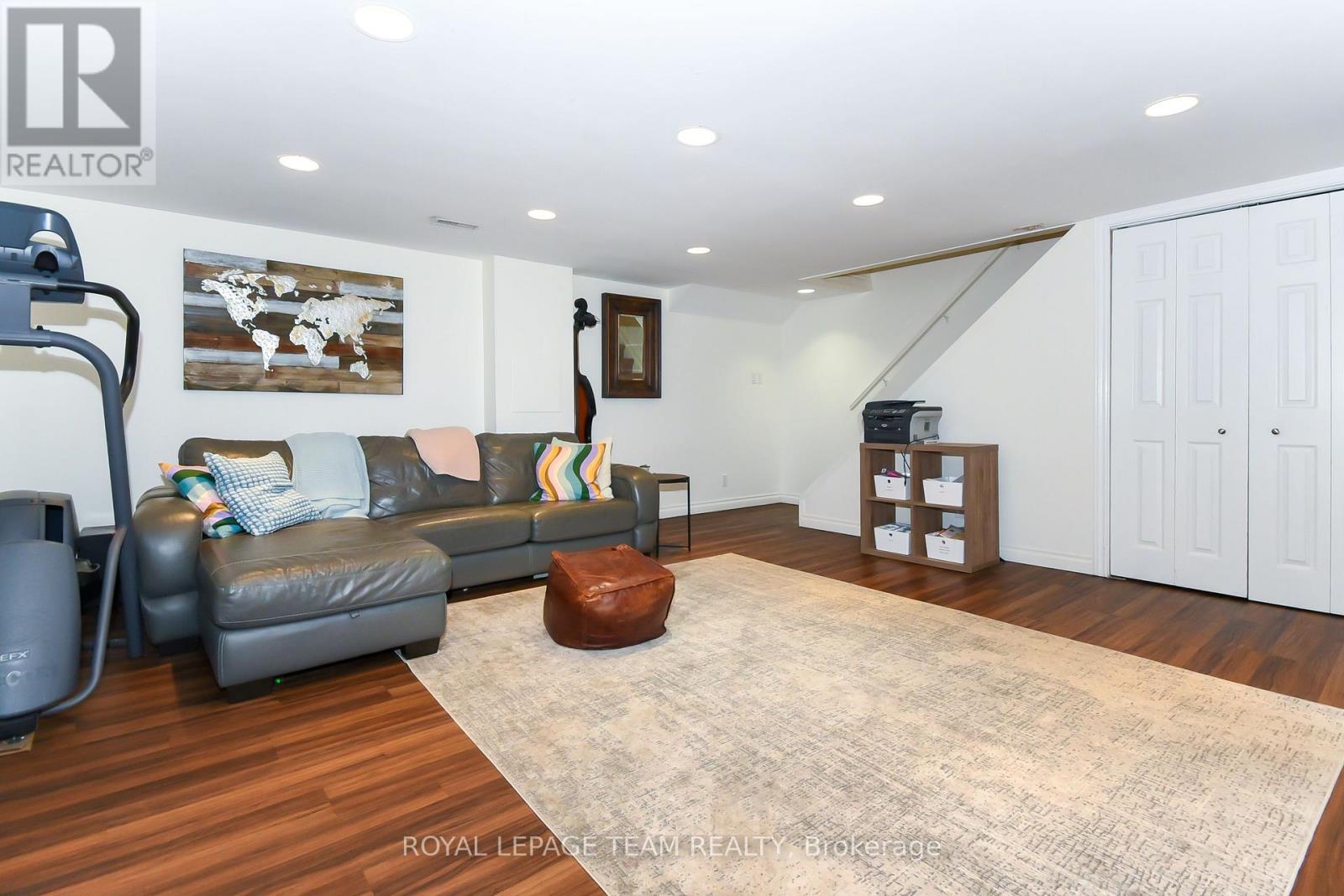 902 Broadview Avenue