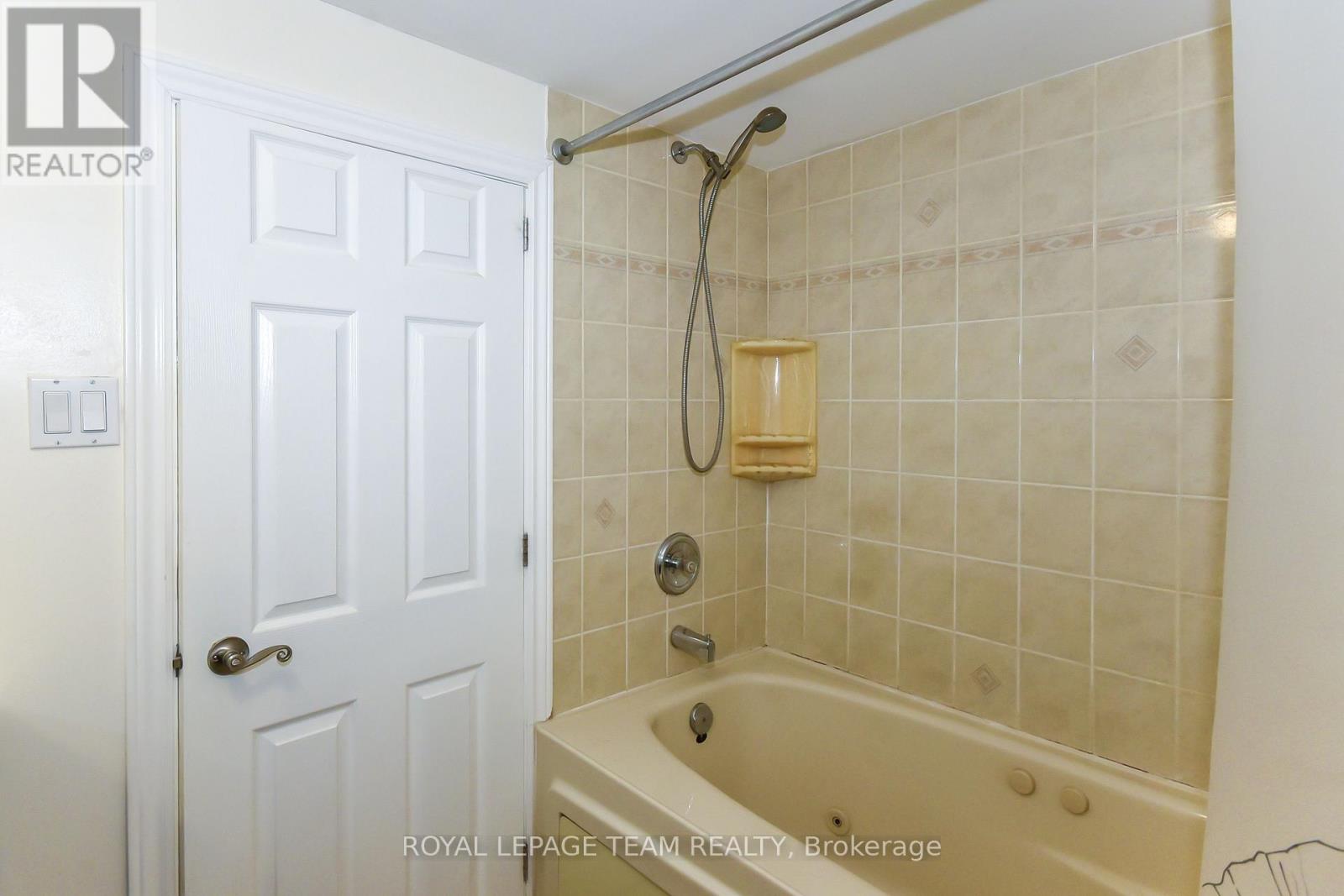 902 Broadview Avenue