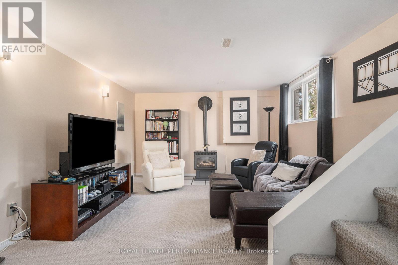 164 Cardinal Crescent