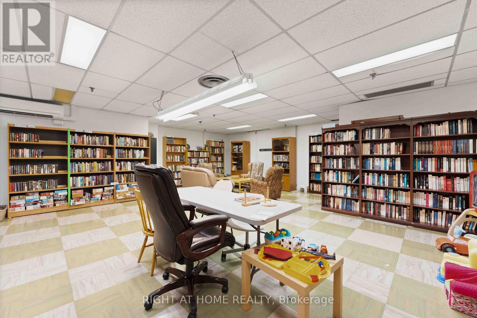 311 - 665 Bathgate Drive