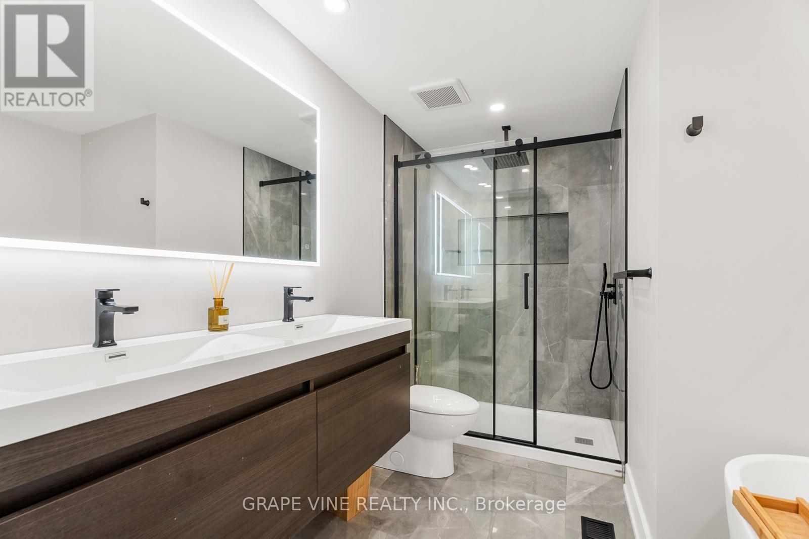 29 - 655 Richmond Road