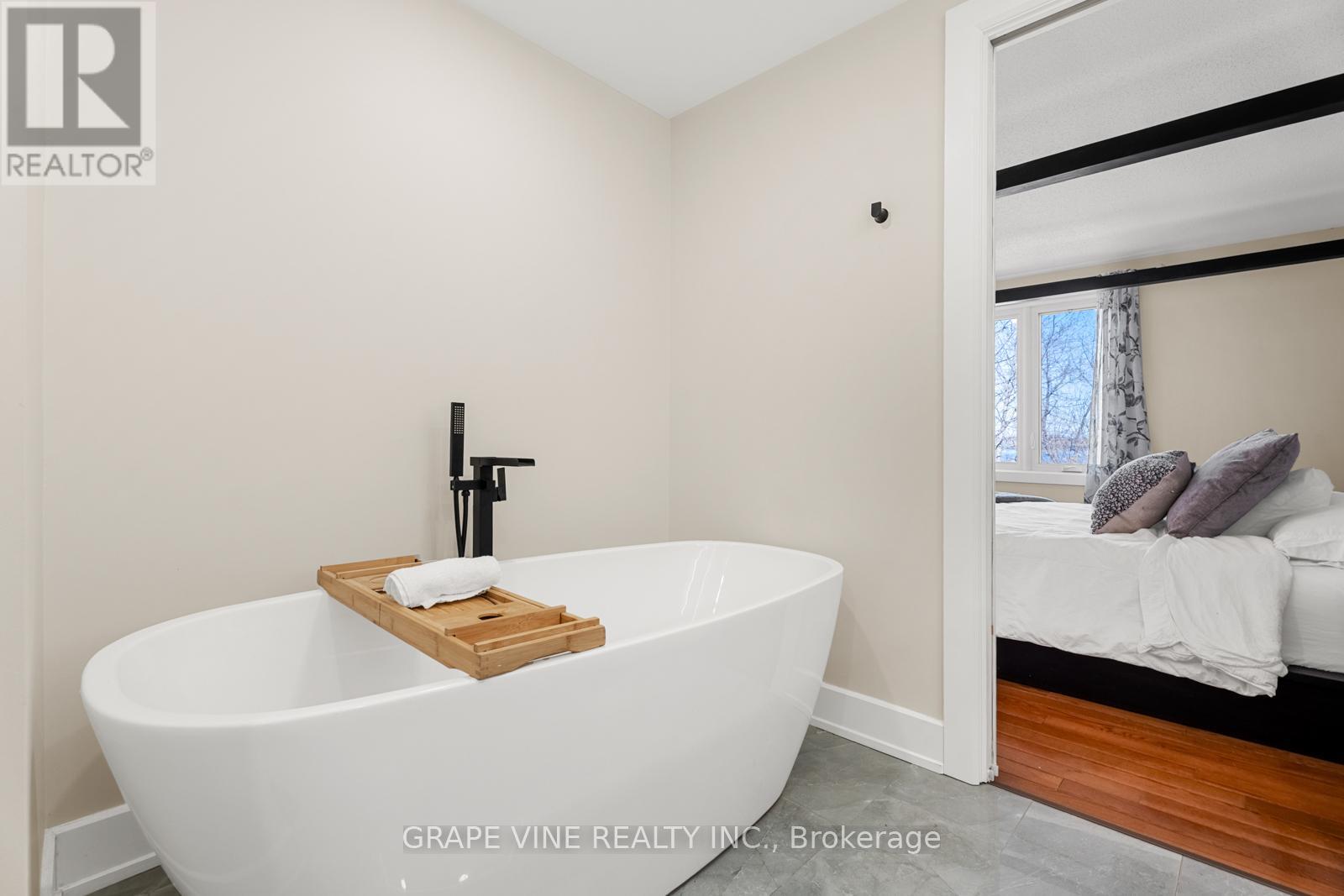 29 - 655 Richmond Road