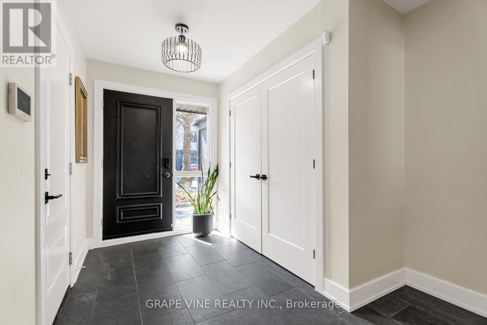 29 - 655 Richmond Road