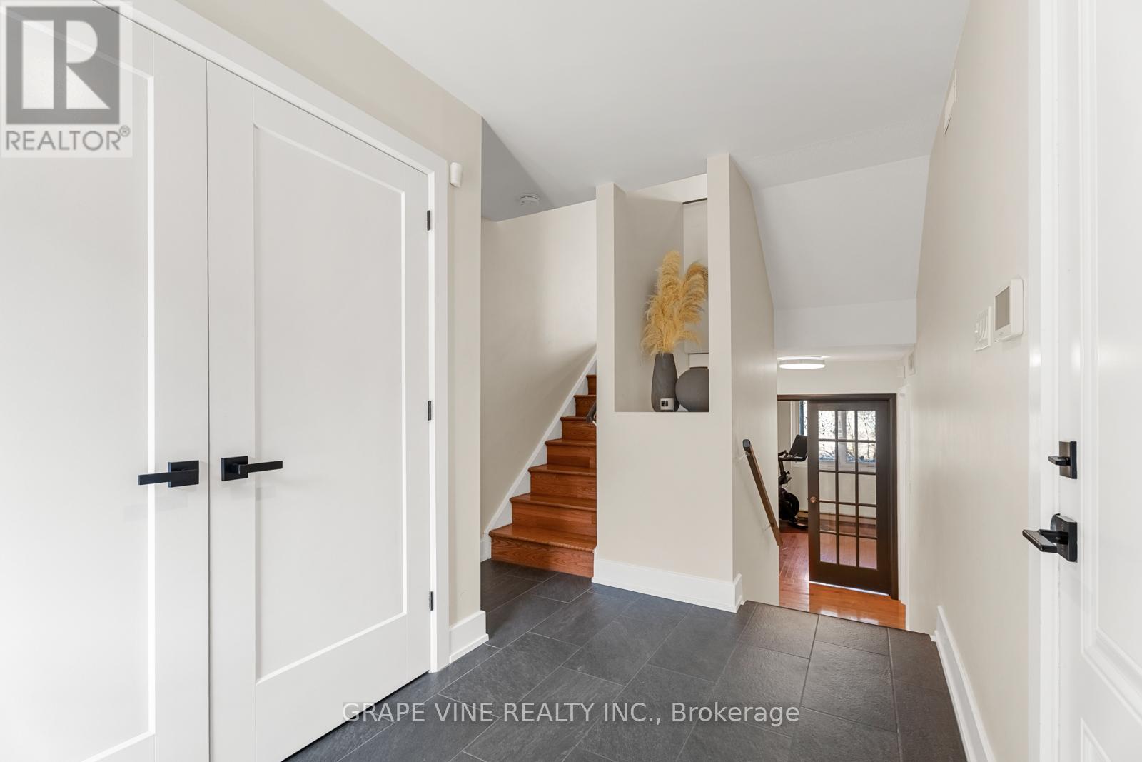 29 - 655 Richmond Road