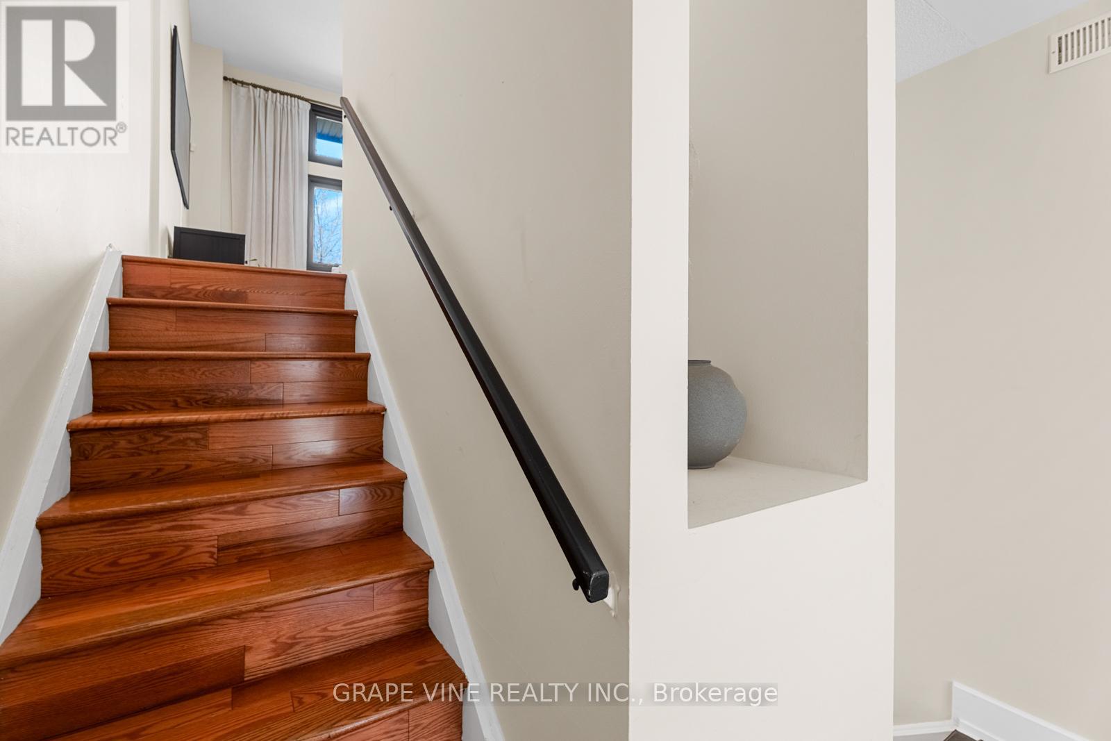 29 - 655 Richmond Road