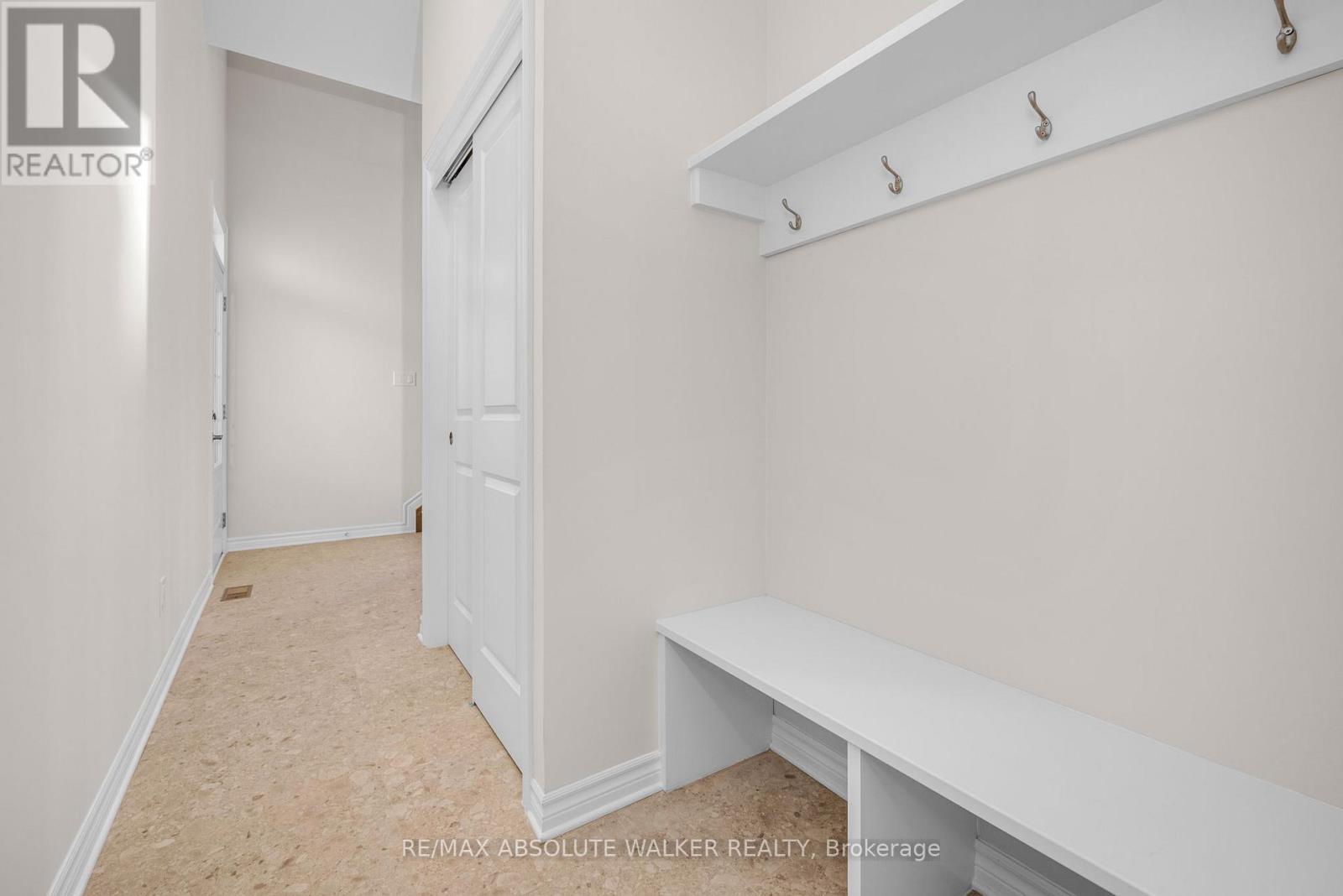 702 Du Rivage Street