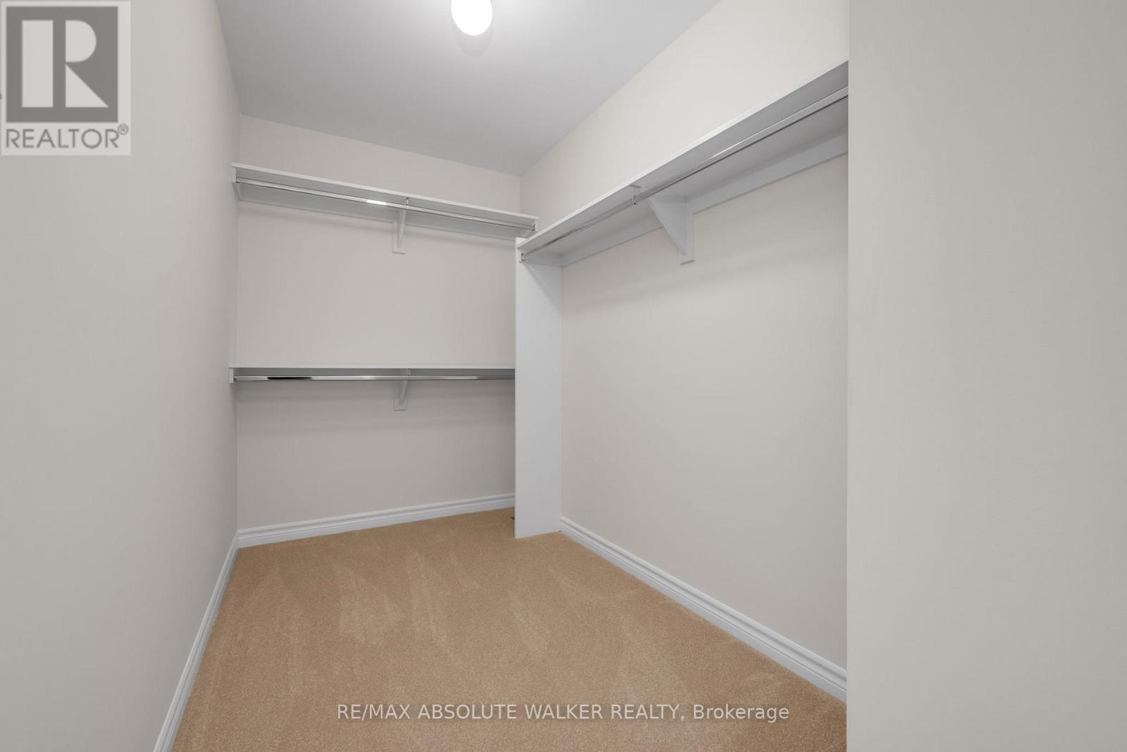 702 Du Rivage Street