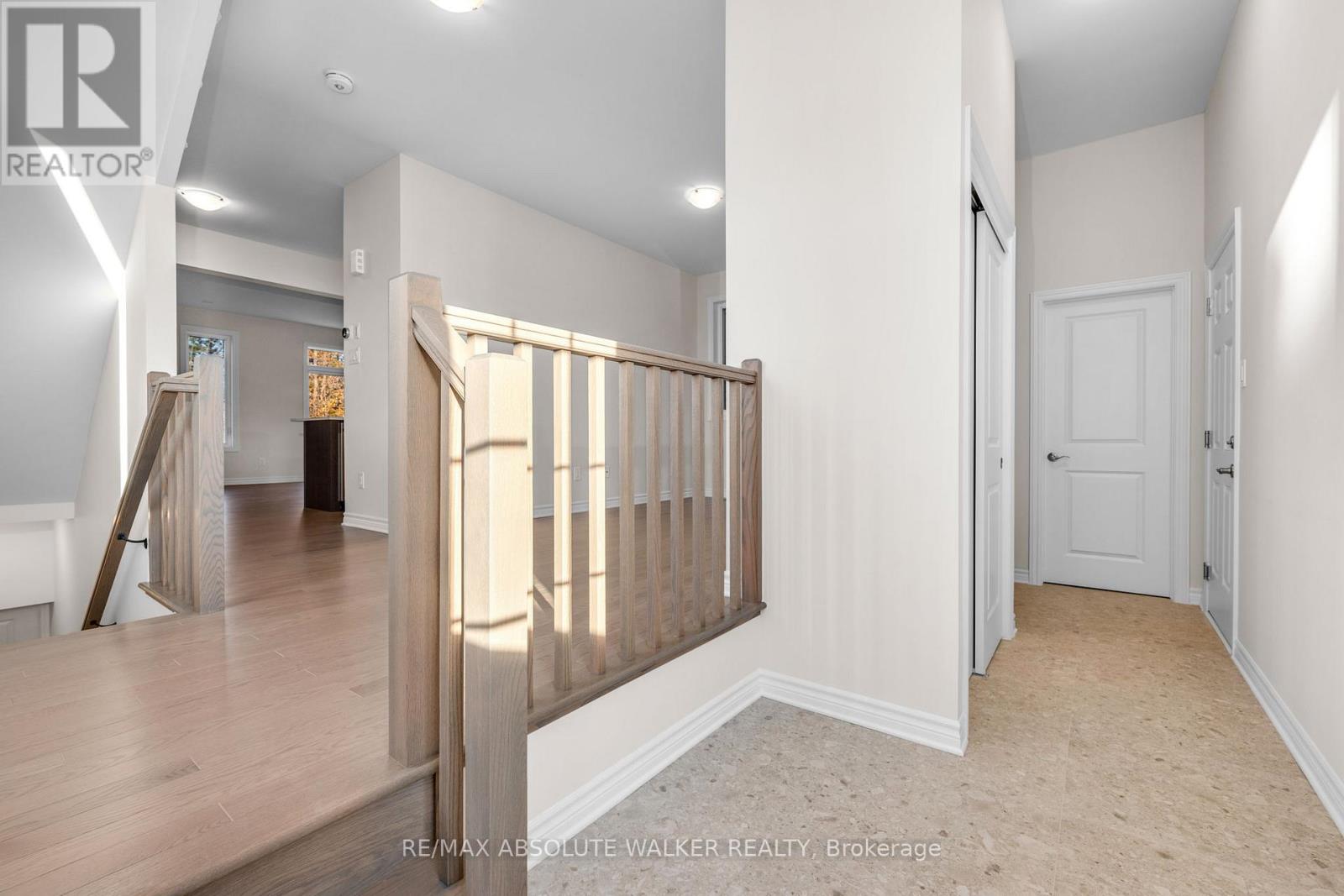 702 Du Rivage Street