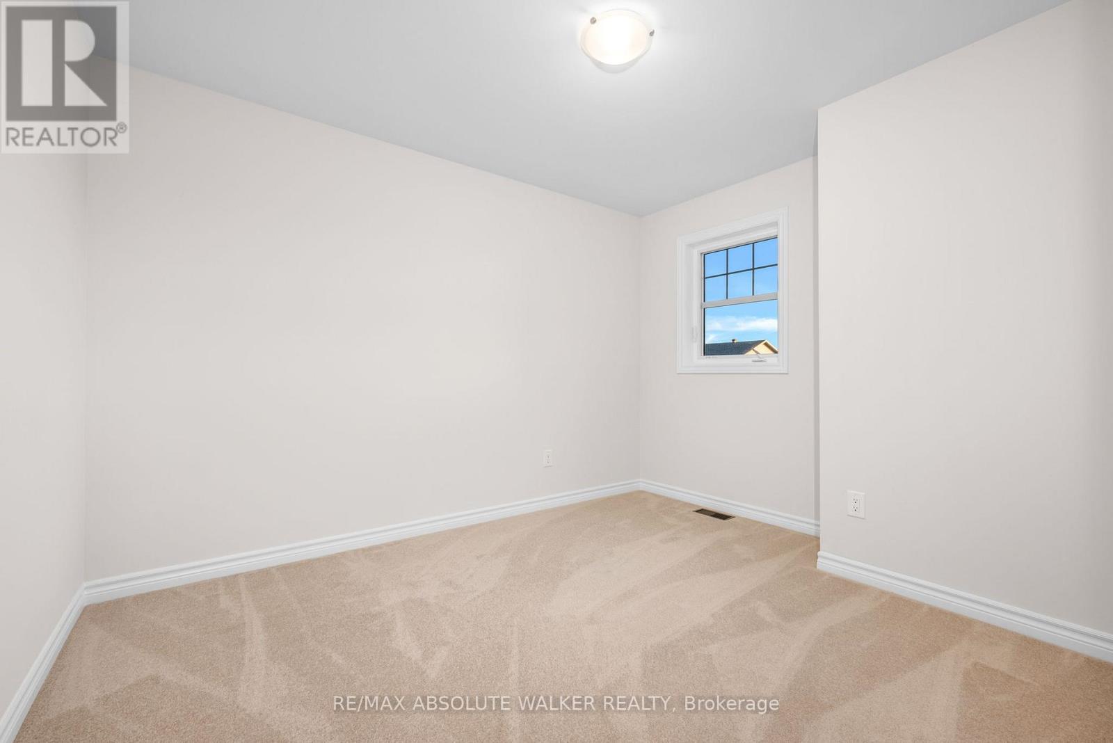 702 Du Rivage Street