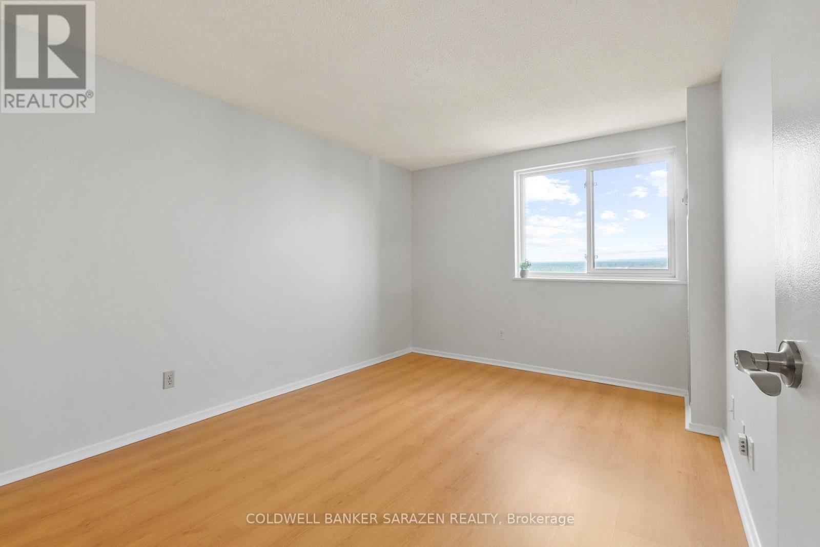 1115 - 1100 Ambleside Drive