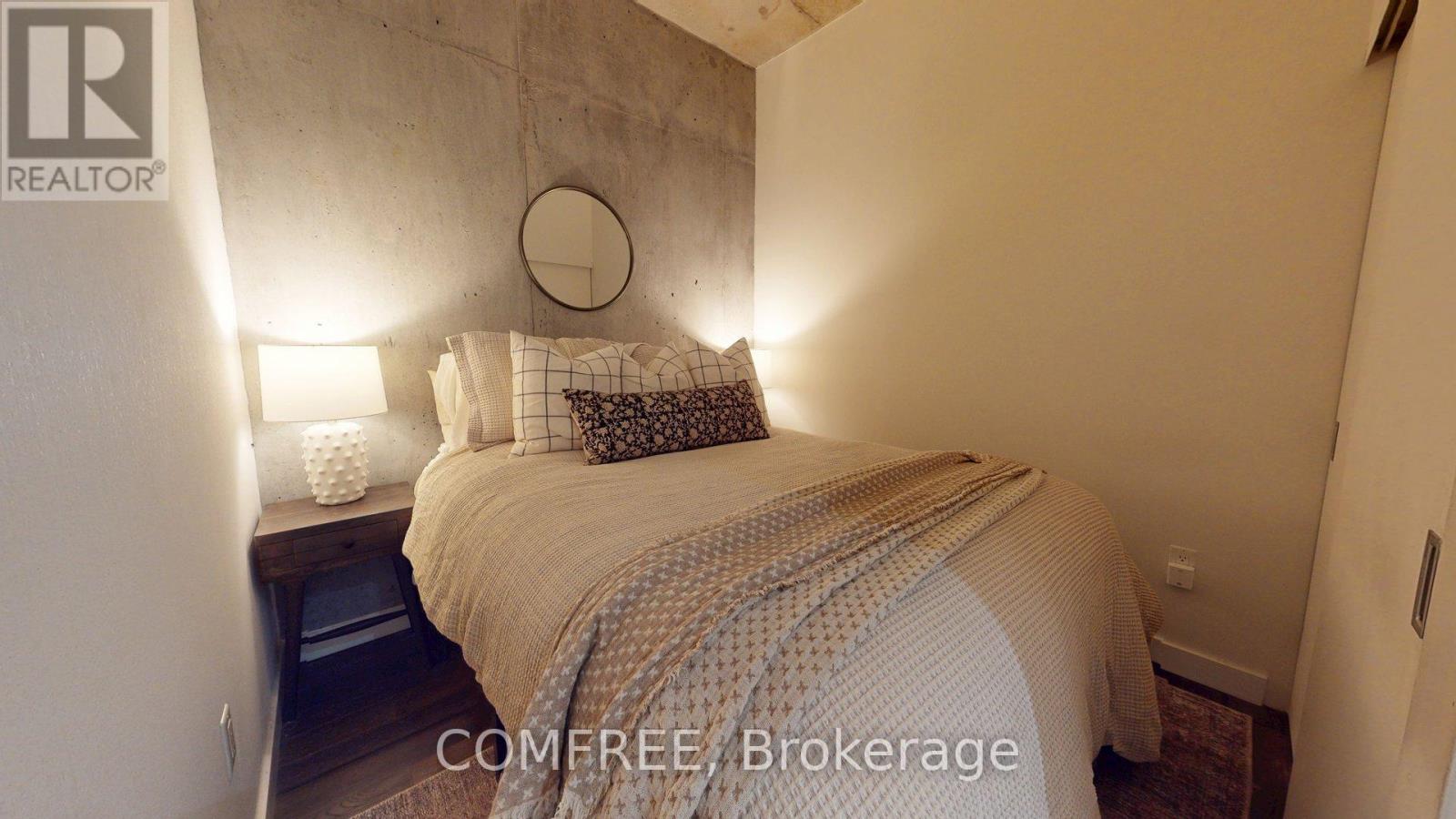 402 - 224 Lyon Street N