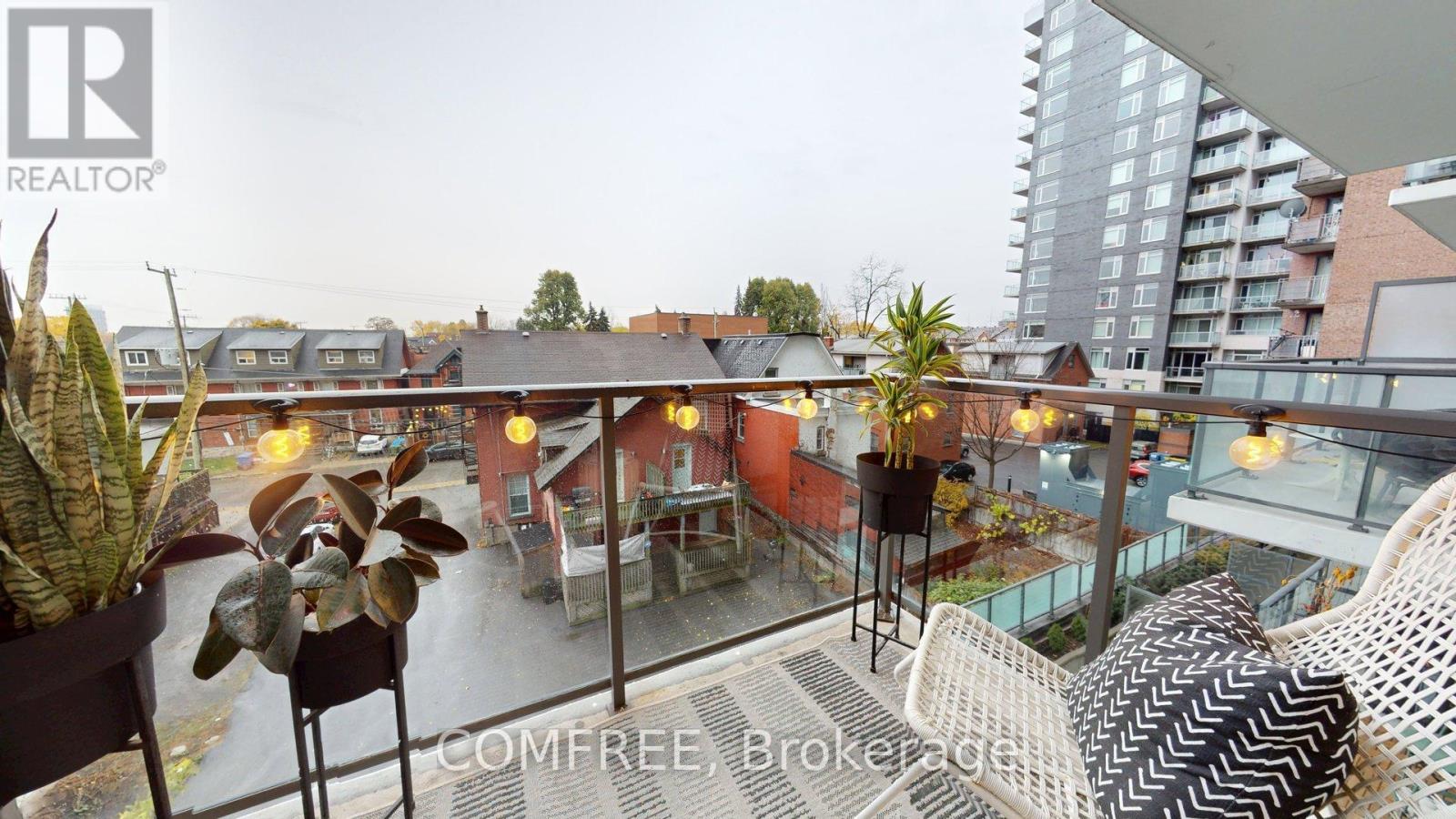 402 - 224 Lyon Street N