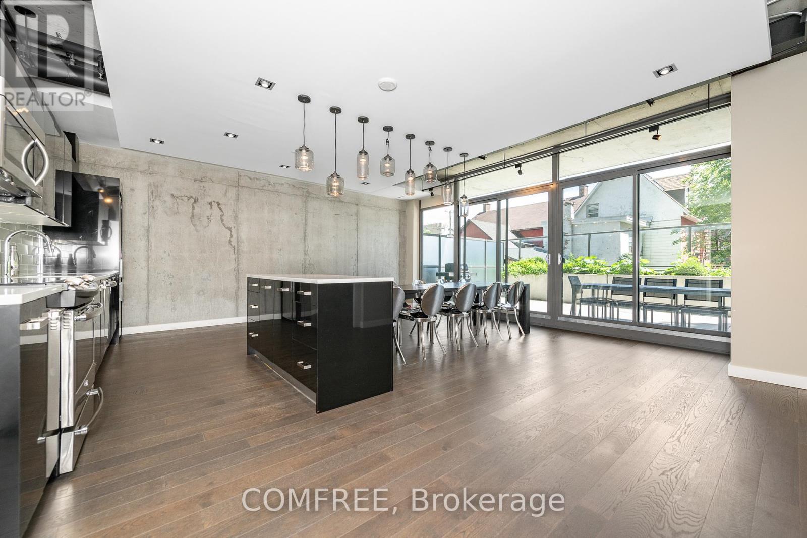 402 - 224 Lyon Street N