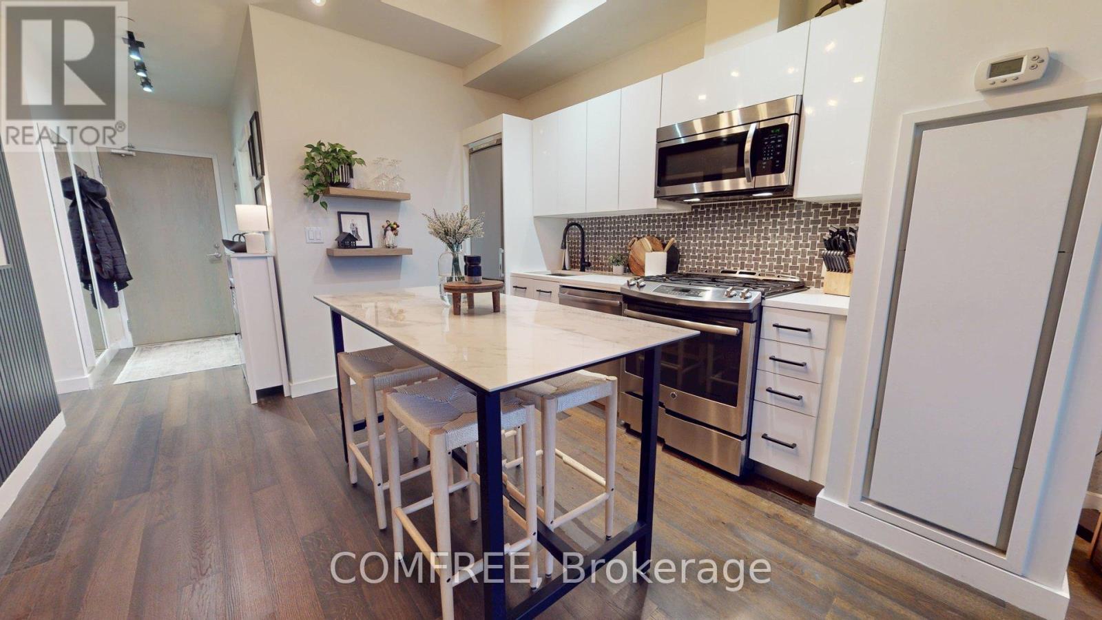 402 - 224 Lyon Street N