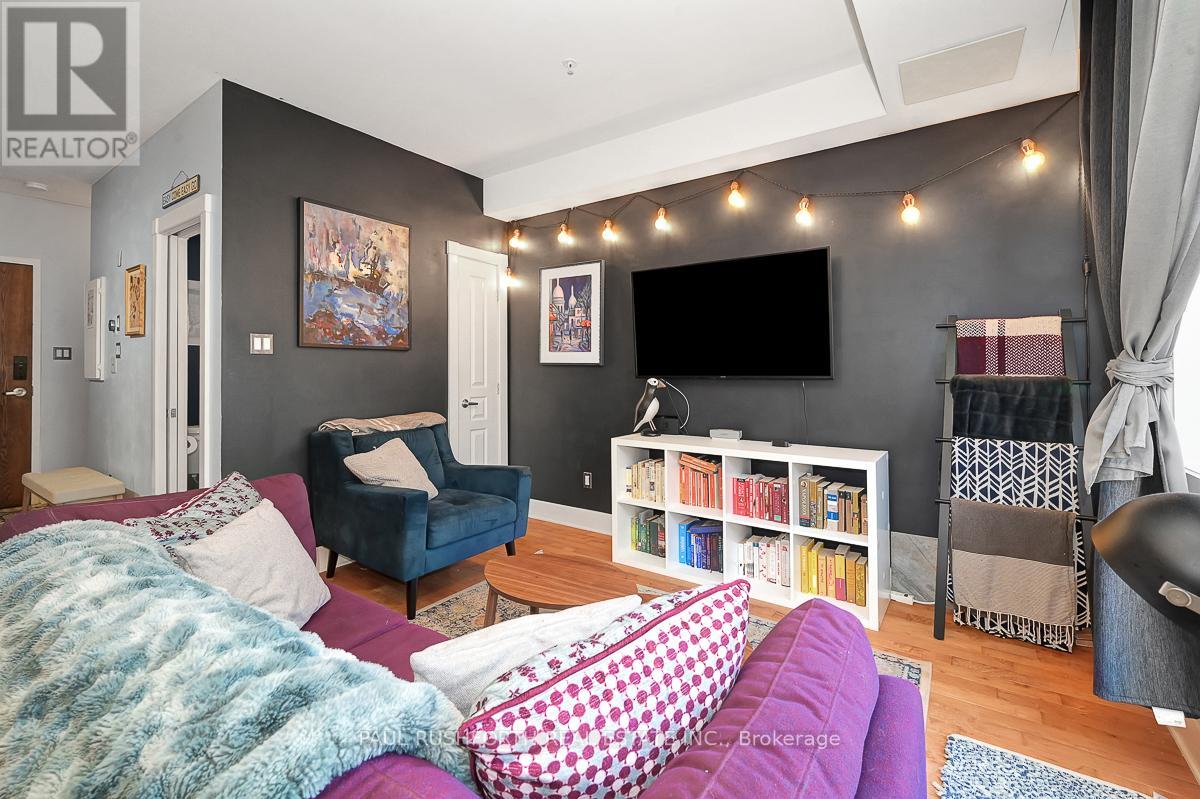 B303 - 124 Guigues Avenue