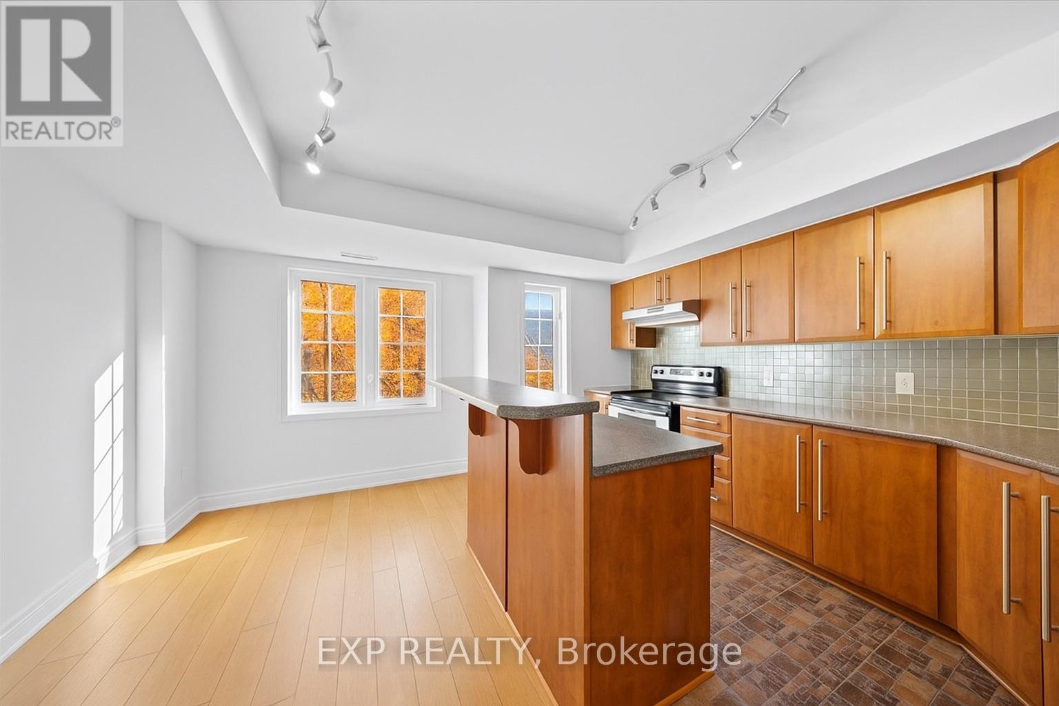 69 Steele Park Private