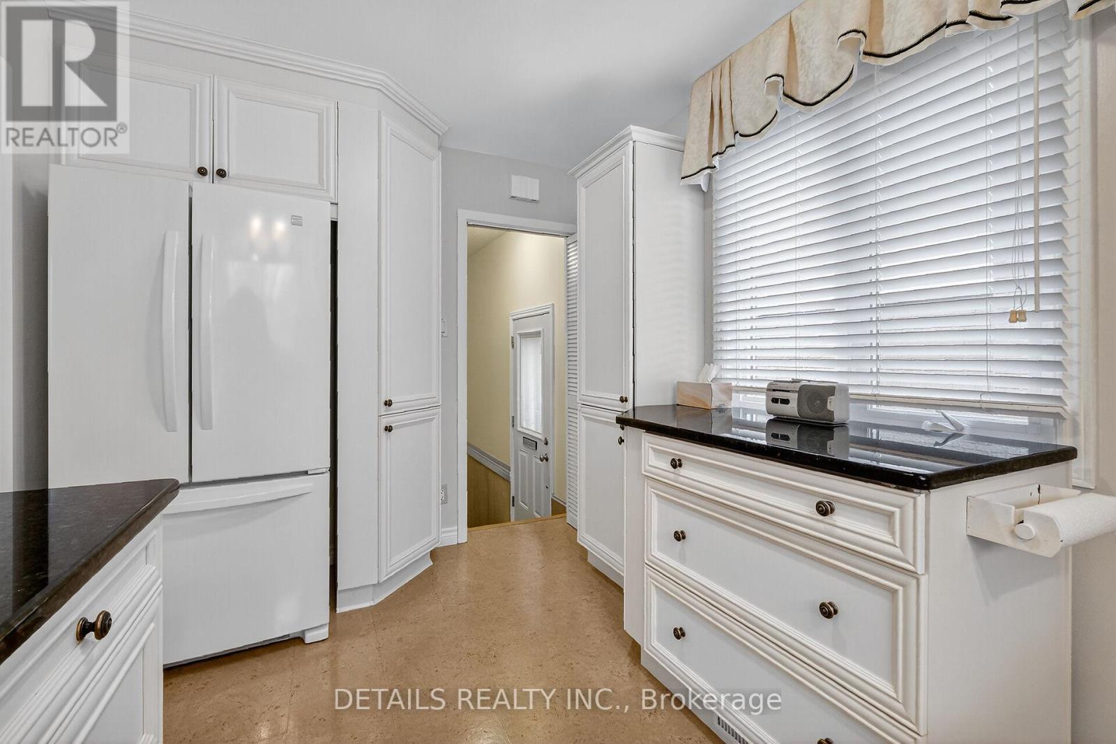 1031 Connaught Avenue