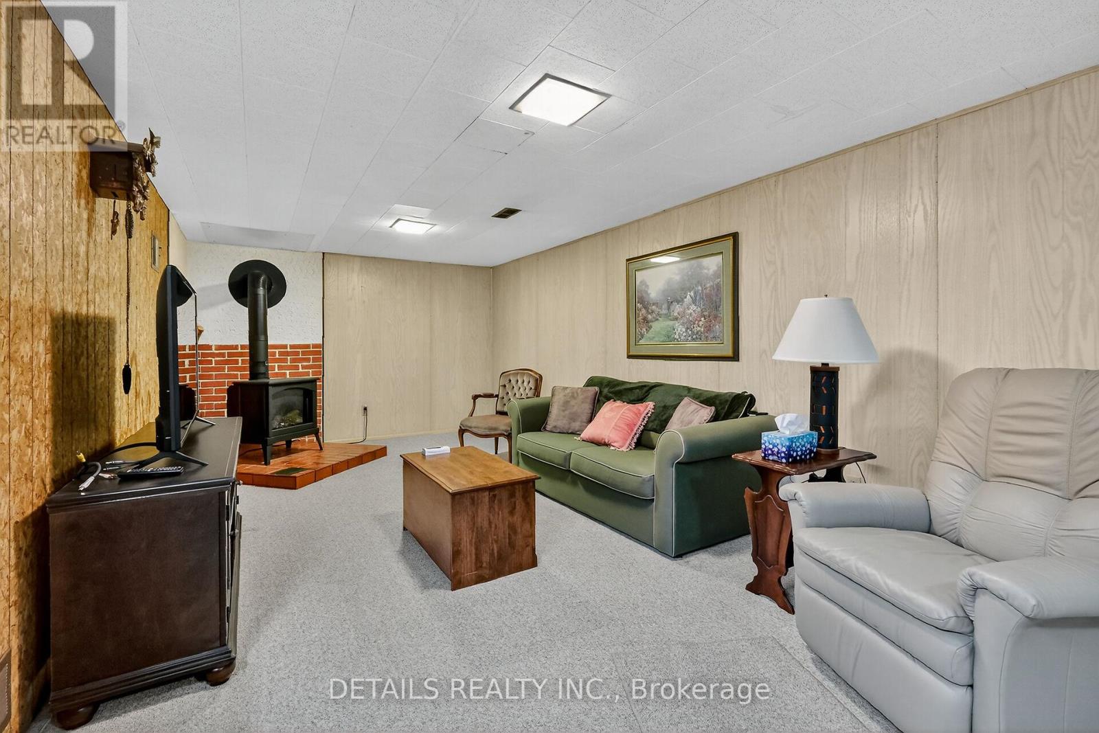 1031 Connaught Avenue