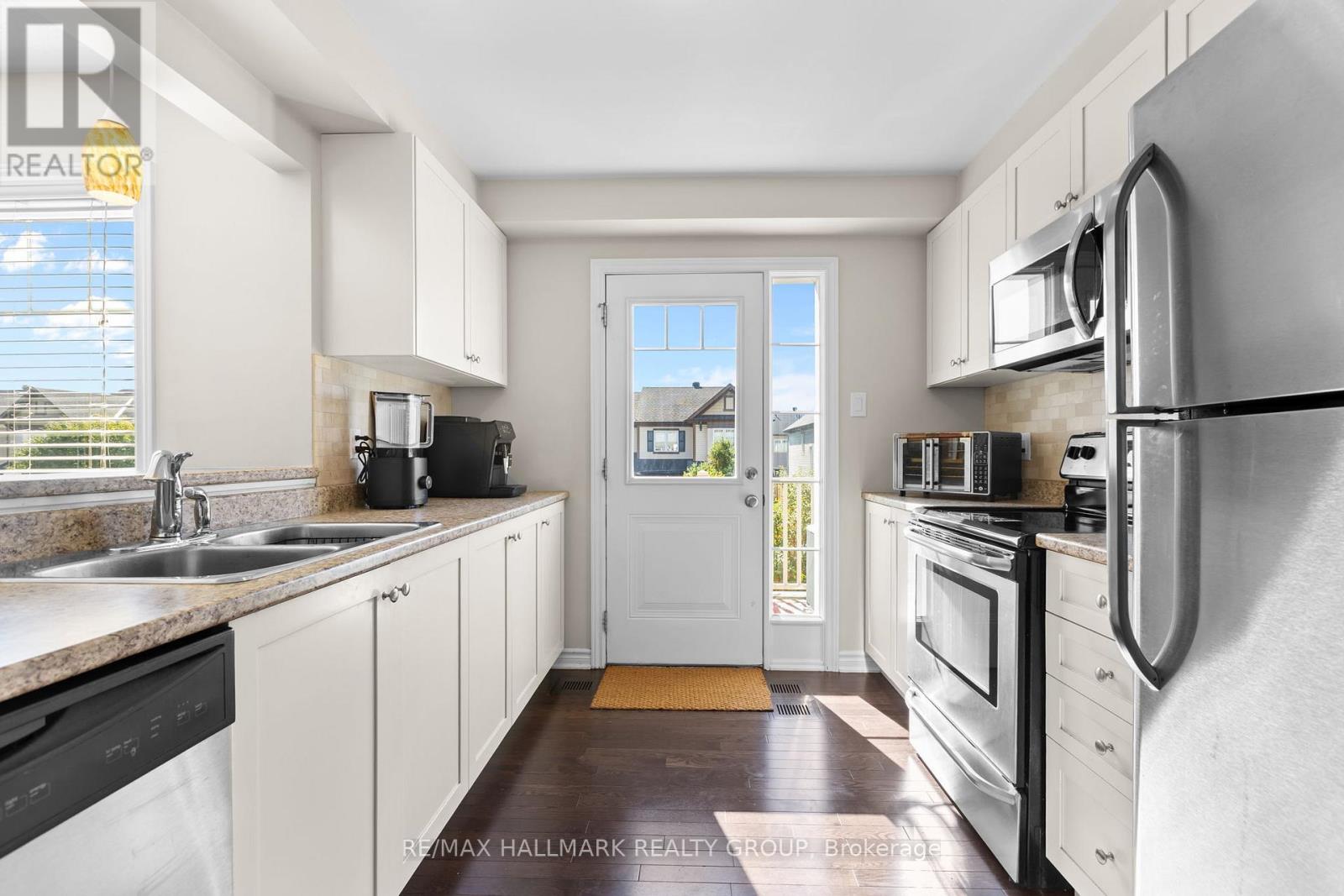 469 Meadowhawk Crescent