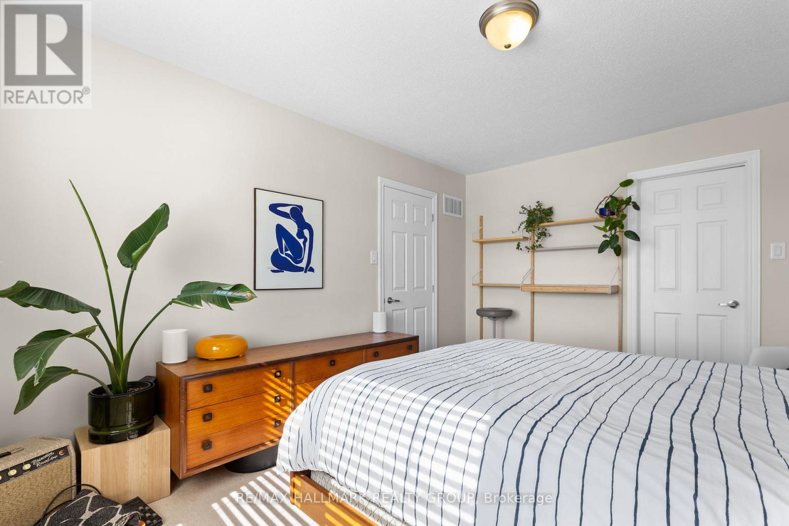 469 Meadowhawk Crescent