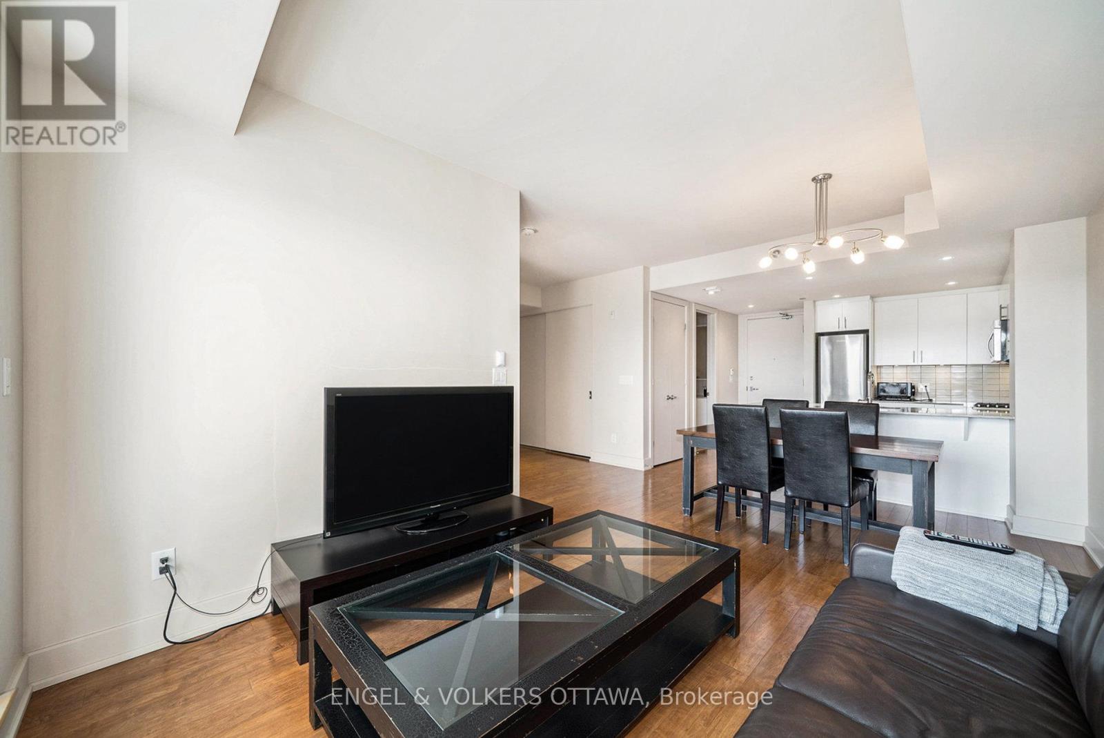 605 - 7 Marquette Avenue