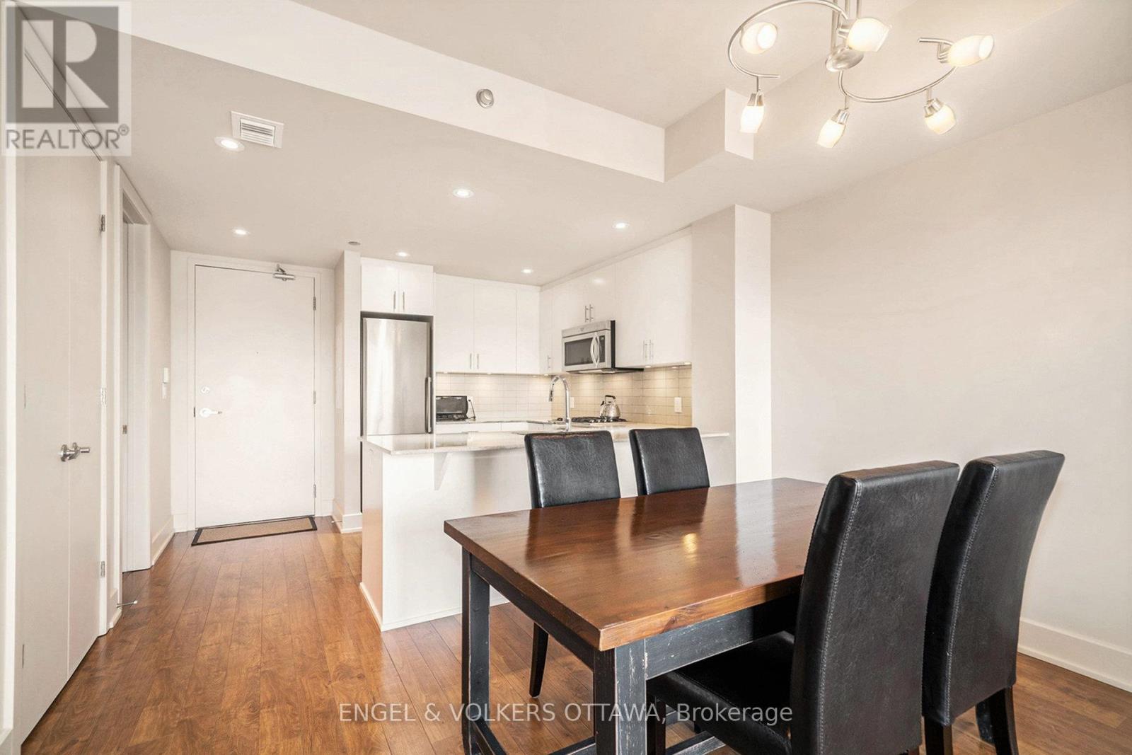 605 - 7 Marquette Avenue